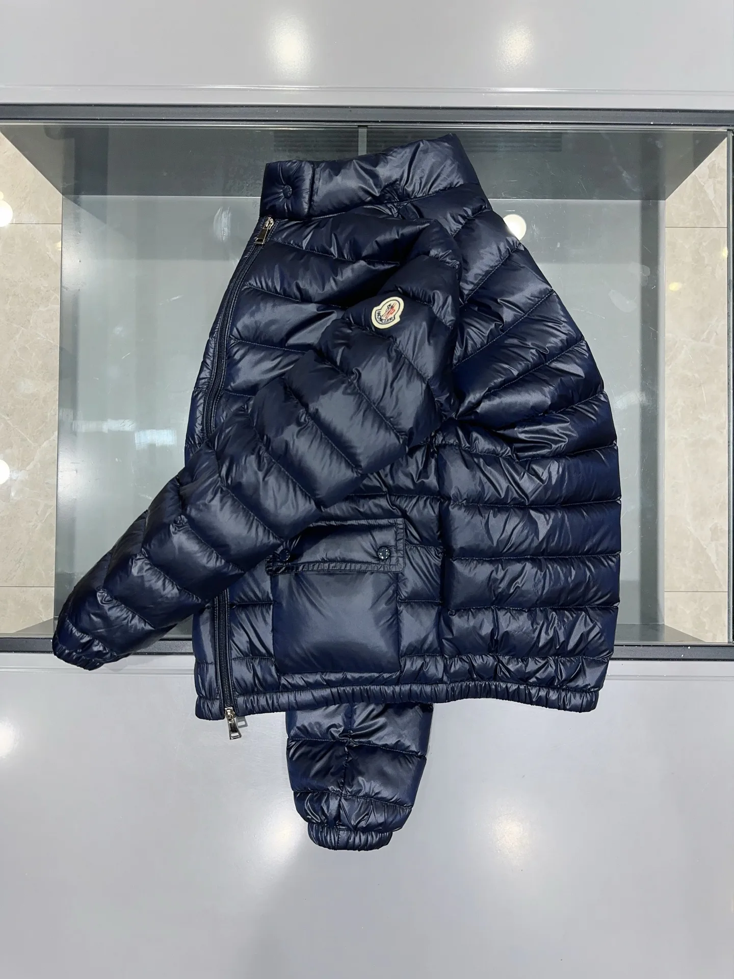 Куртки И Пуховики Женские Moncler 19084322