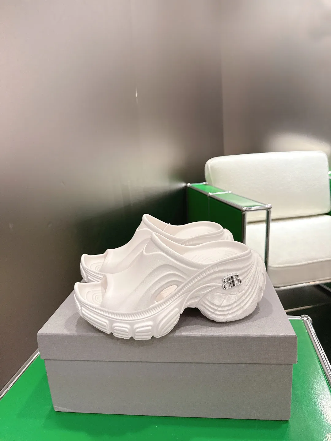 Шлепанцы Женские Balenciaga 13152763