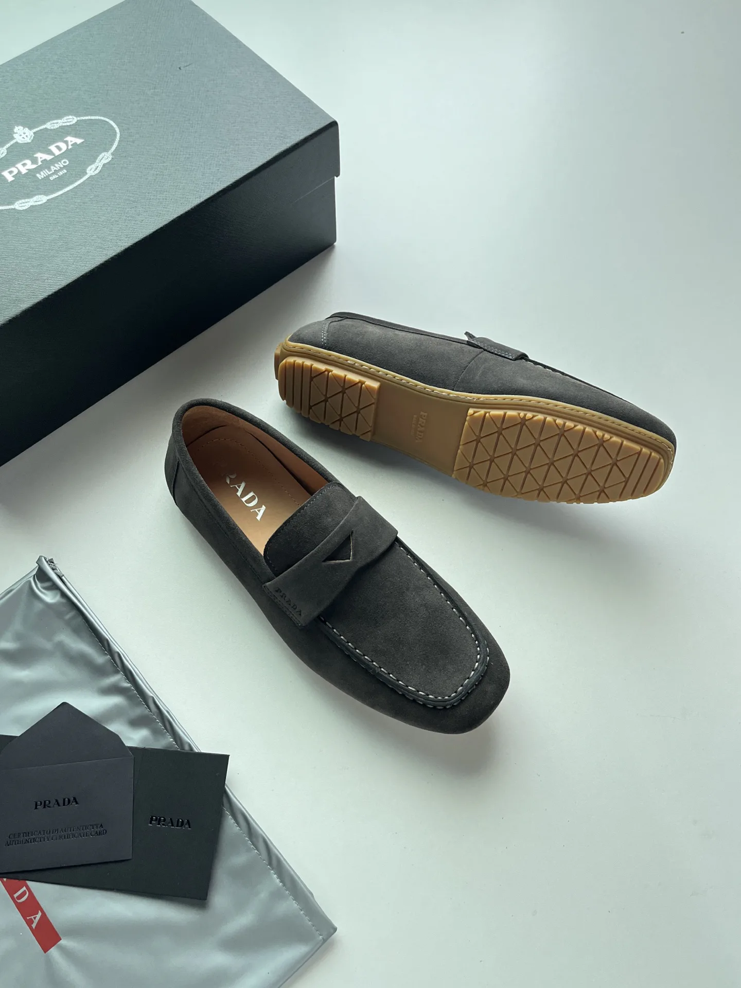 Лоферы И Туфли Мужские Prada 18744036