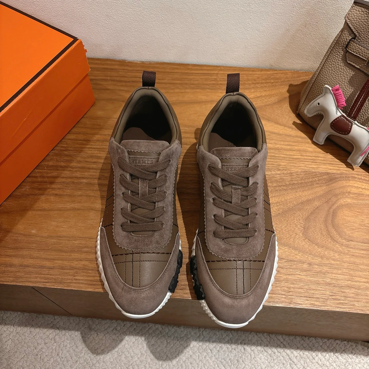Кроссовки Женские Hermes 18729878