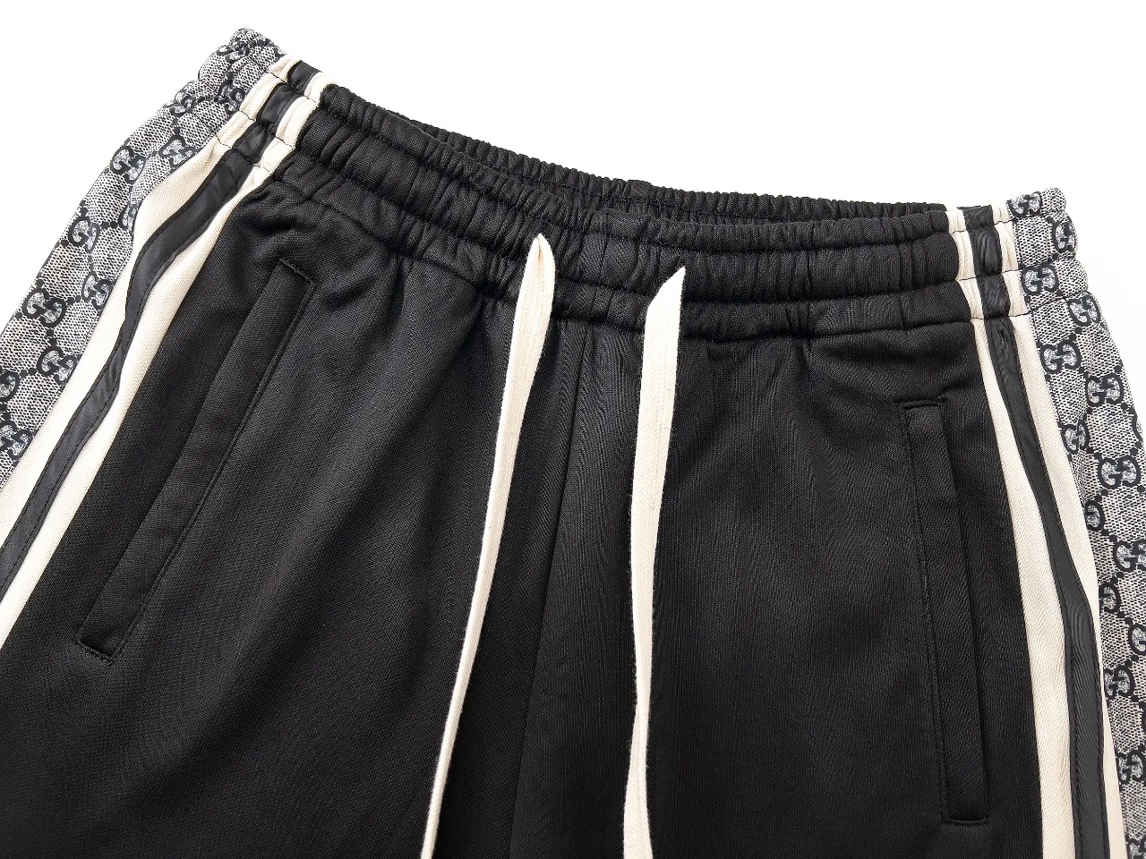 Шорты Женские Gucci 4404249