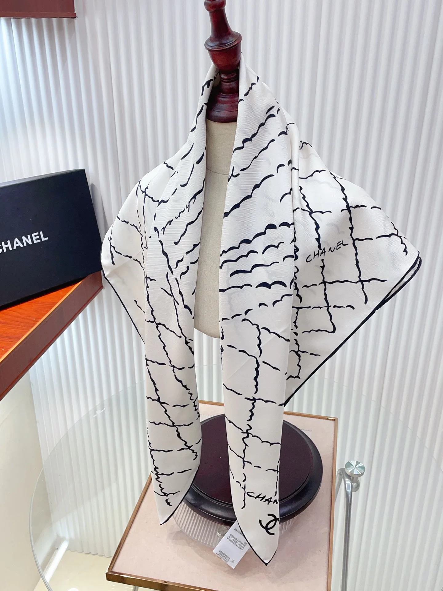 Платки Chanel 13119684