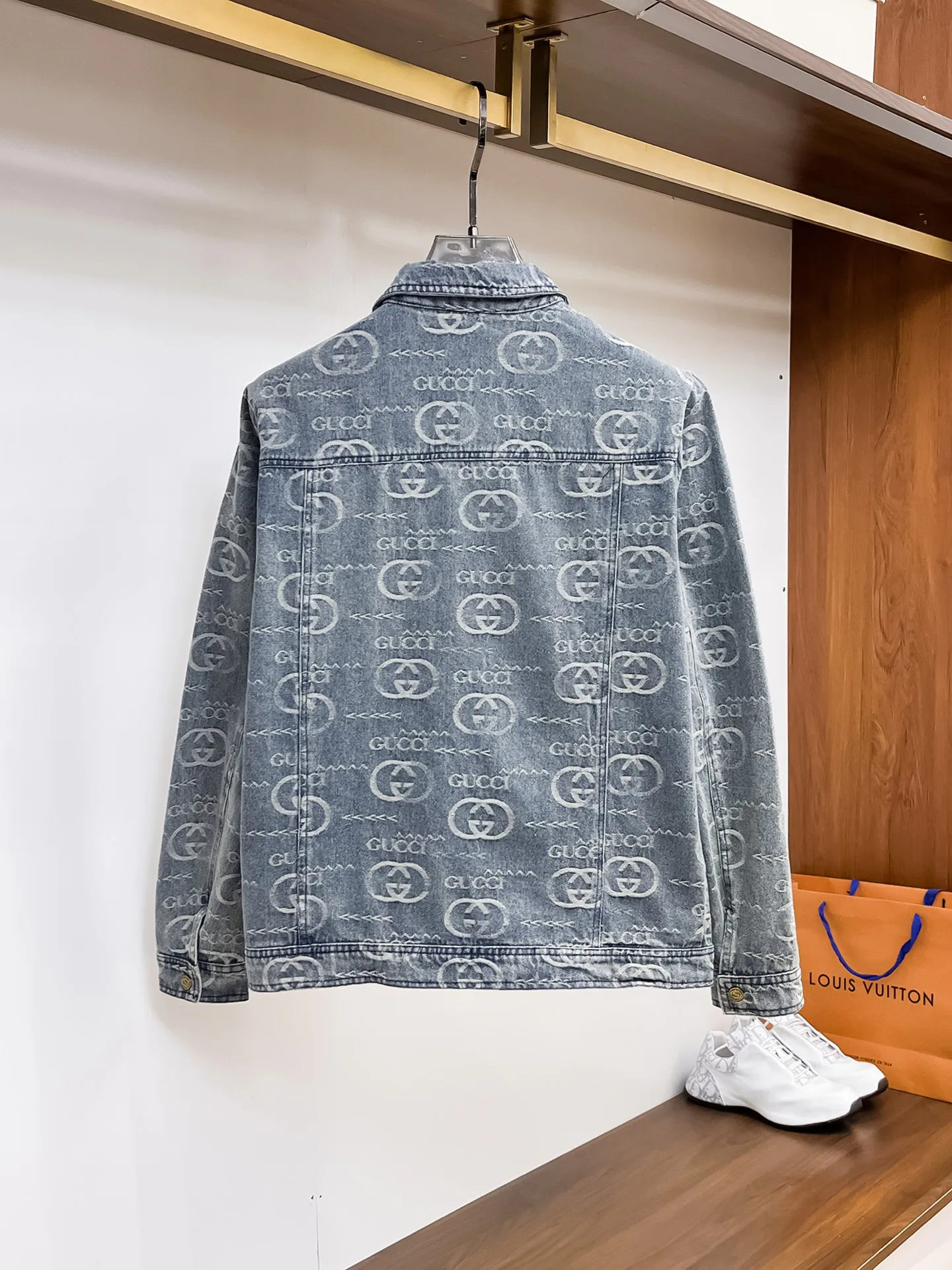 Куртки И Пуховики Мужские Gucci 18197216