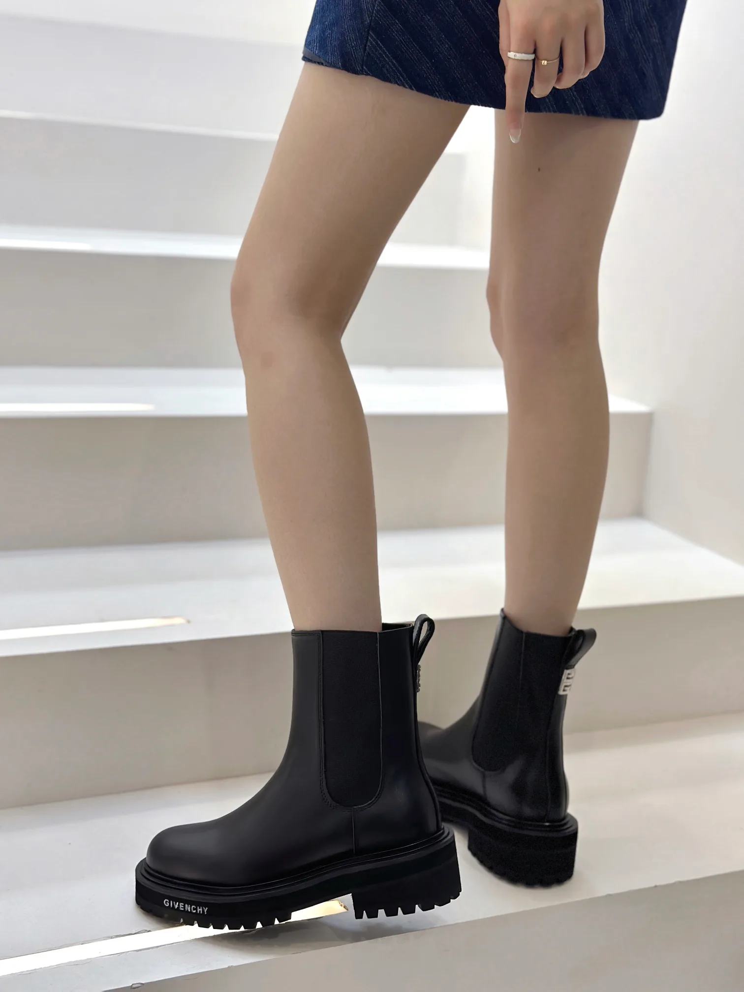 Ботинки Женские Givenchy 655661
