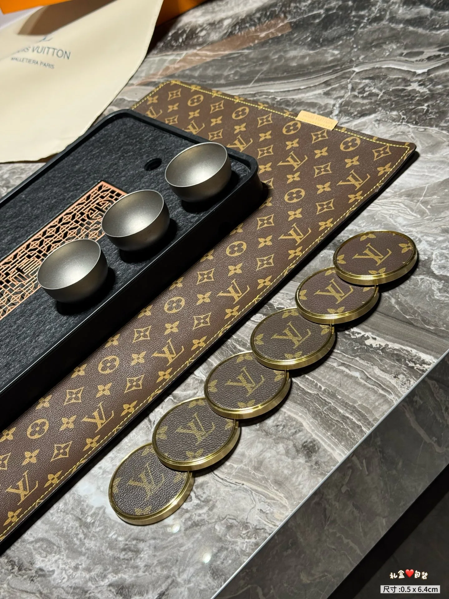 Посуда Louis Vuitton 18013277