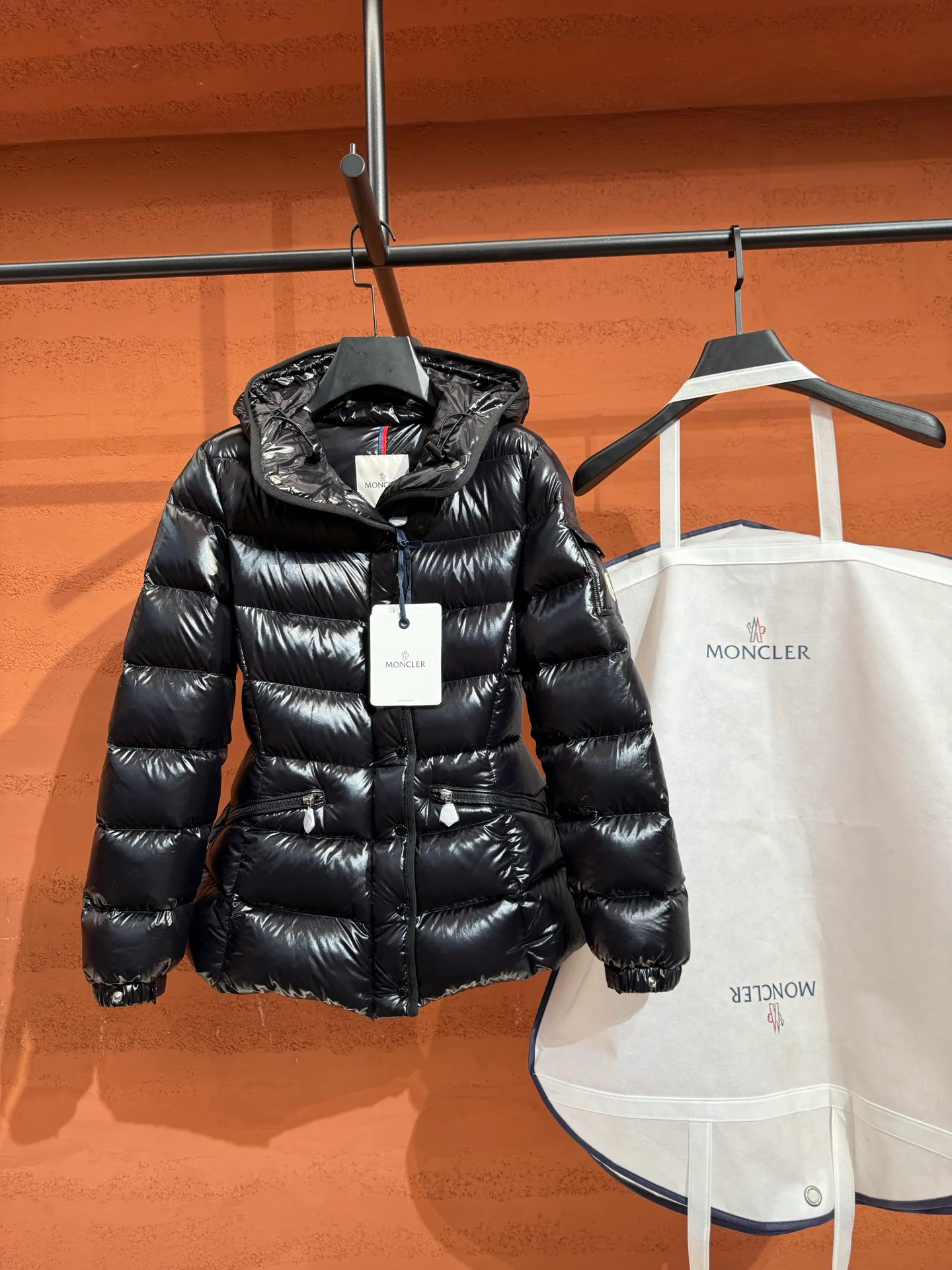 Куртки И Пуховики Женские Moncler 20100036