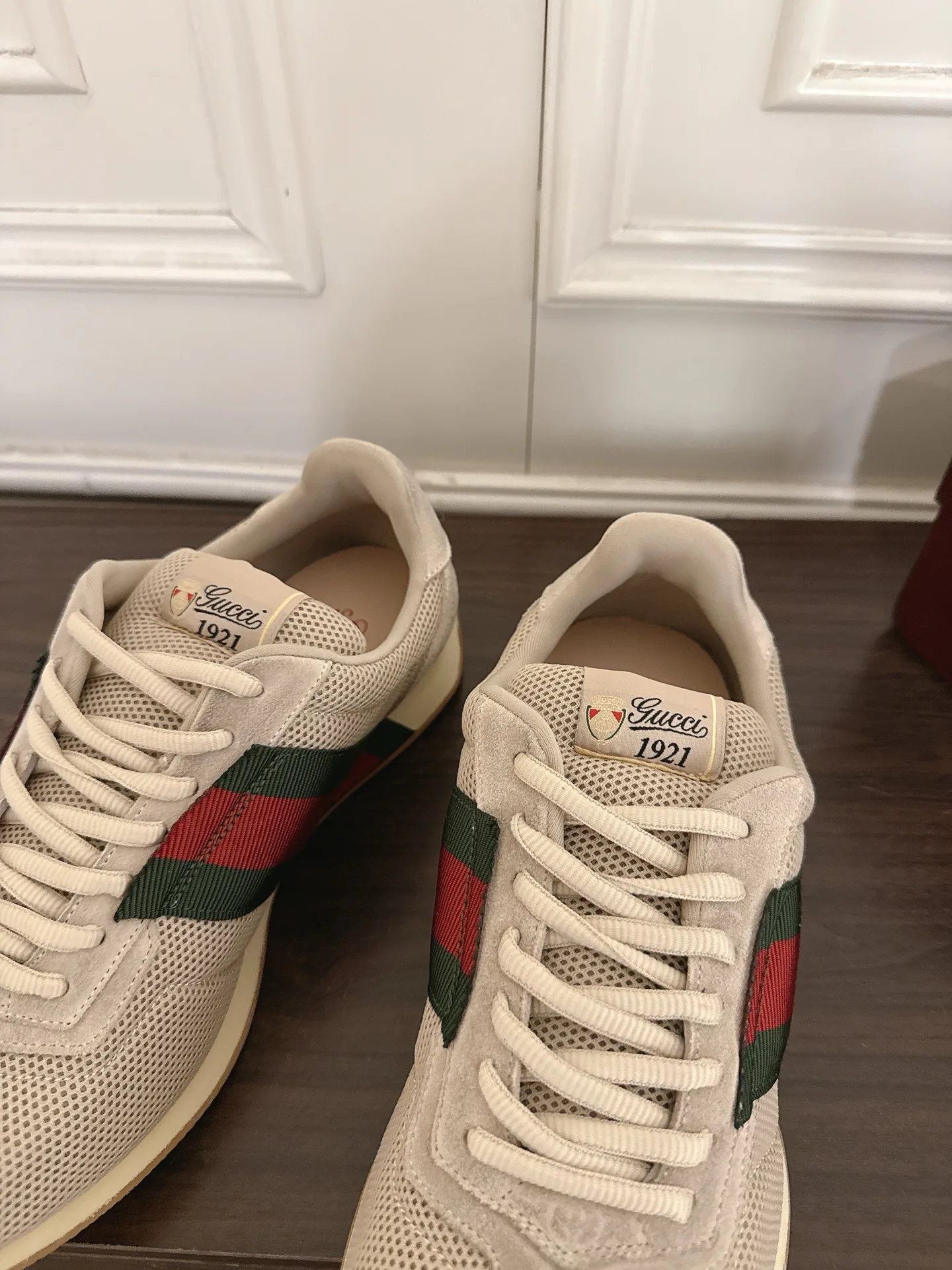 Кроссовки Женские Gucci 17946894