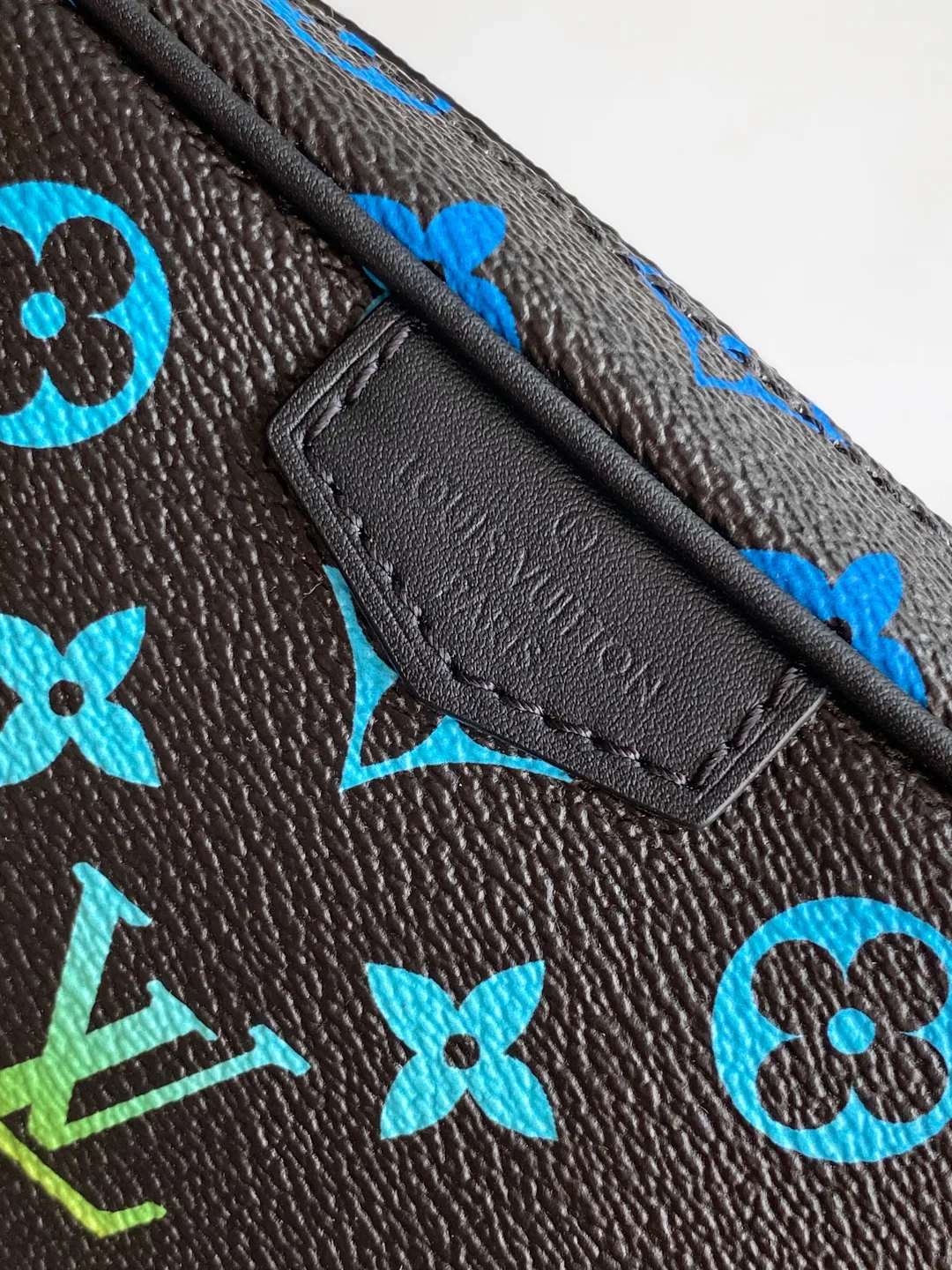 Сумки На Ремне Женские Louis Vuitton 11185388