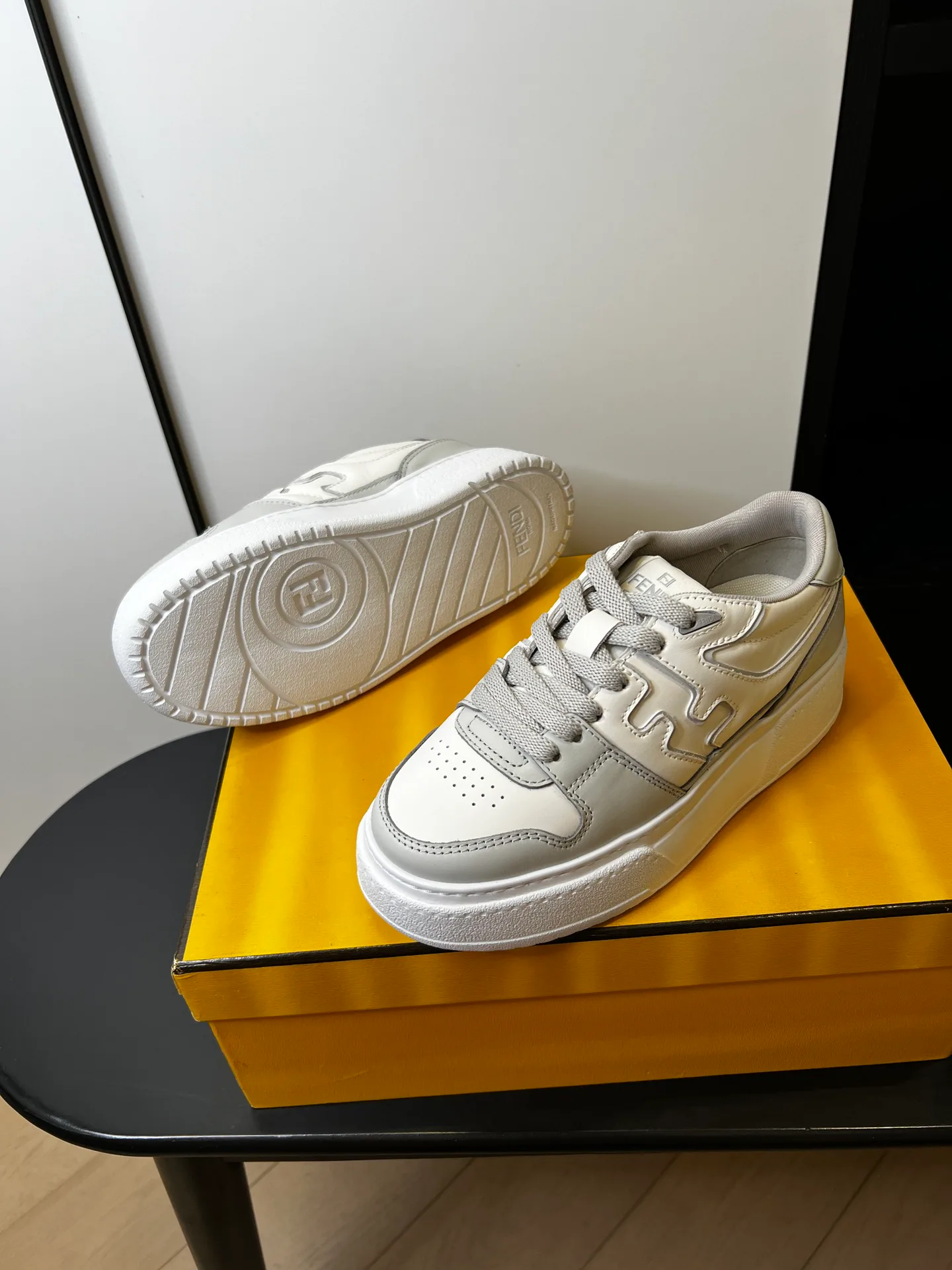 Кроссовки Женские Fendi 515274