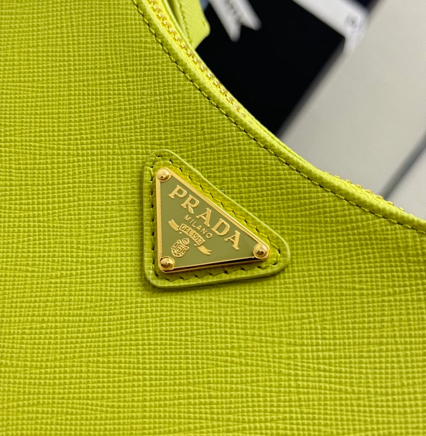 Сумки На Ремне Женские Prada 11788412