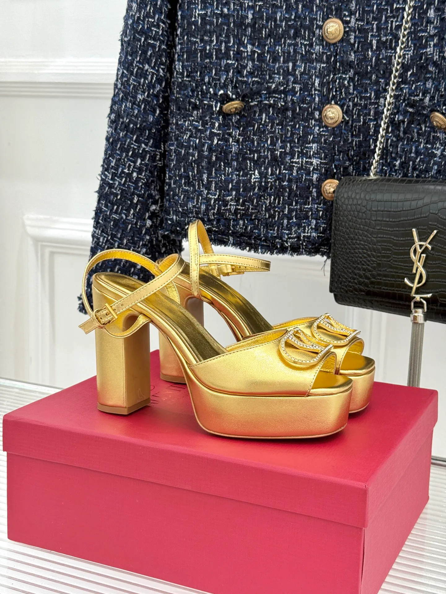 Босоножки Женские Valentino 19577241