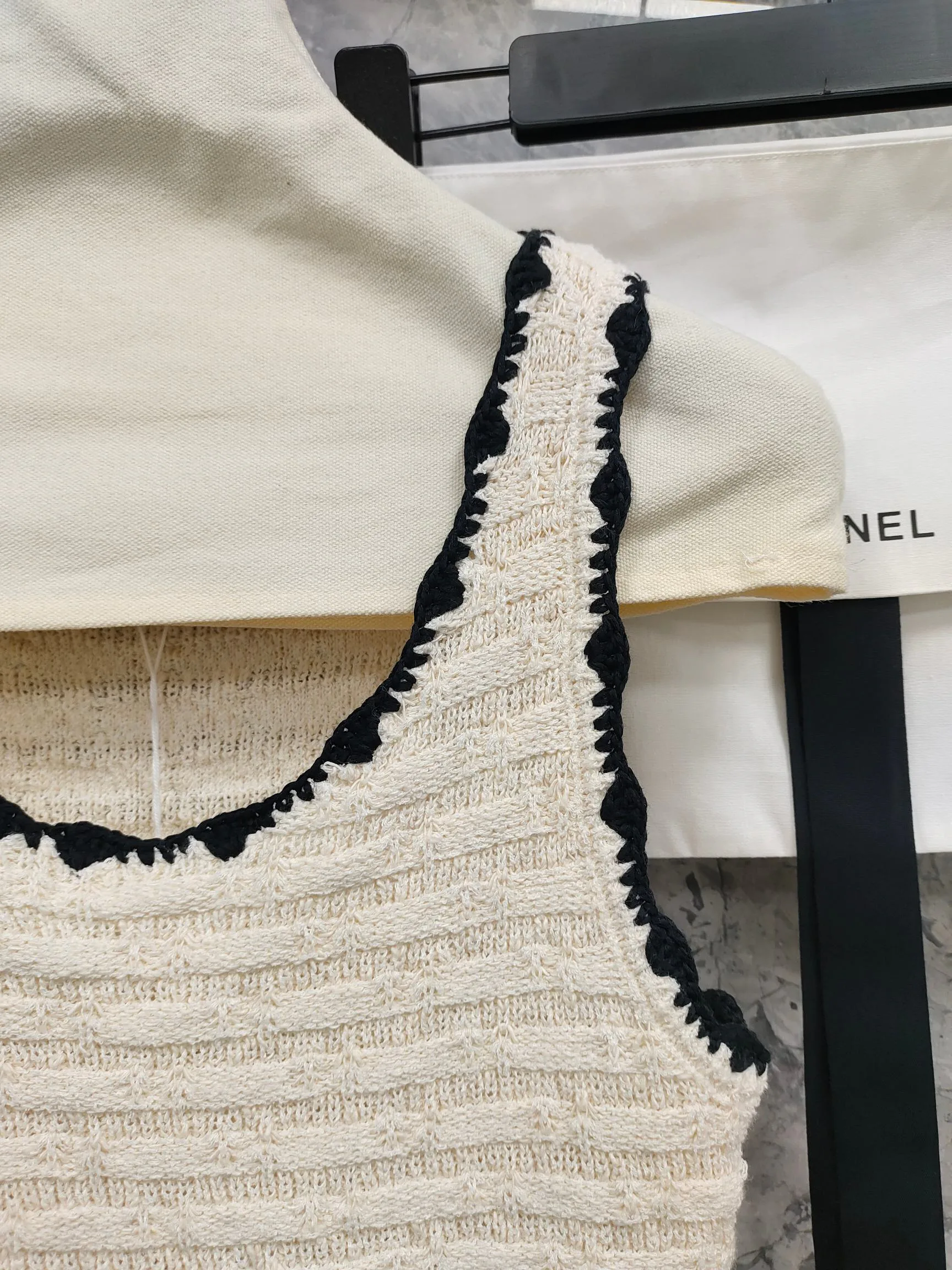 Жилеты Женские Chanel 10035990
