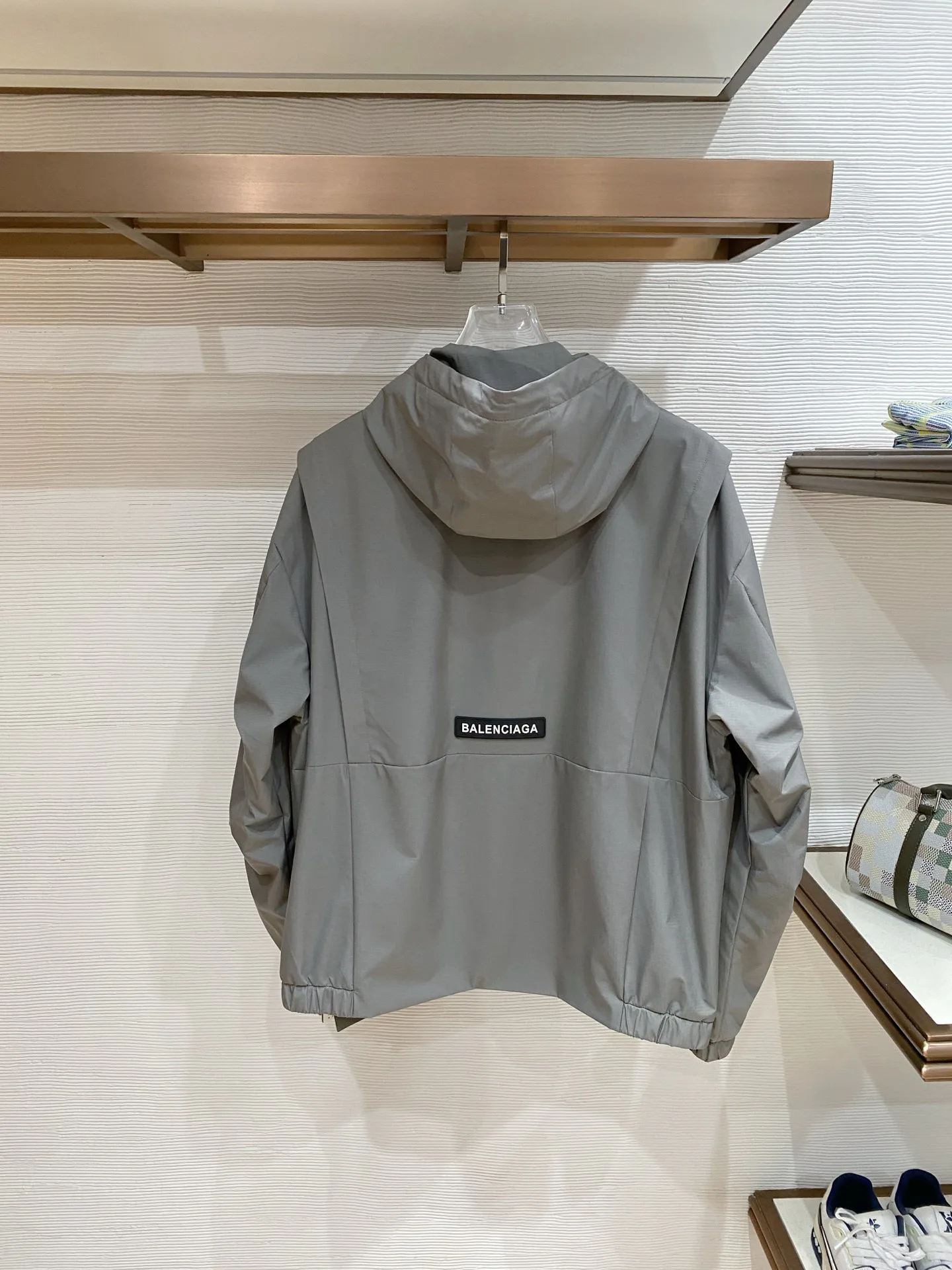 Куртки И Пуховики Мужские Balenciaga 10271822