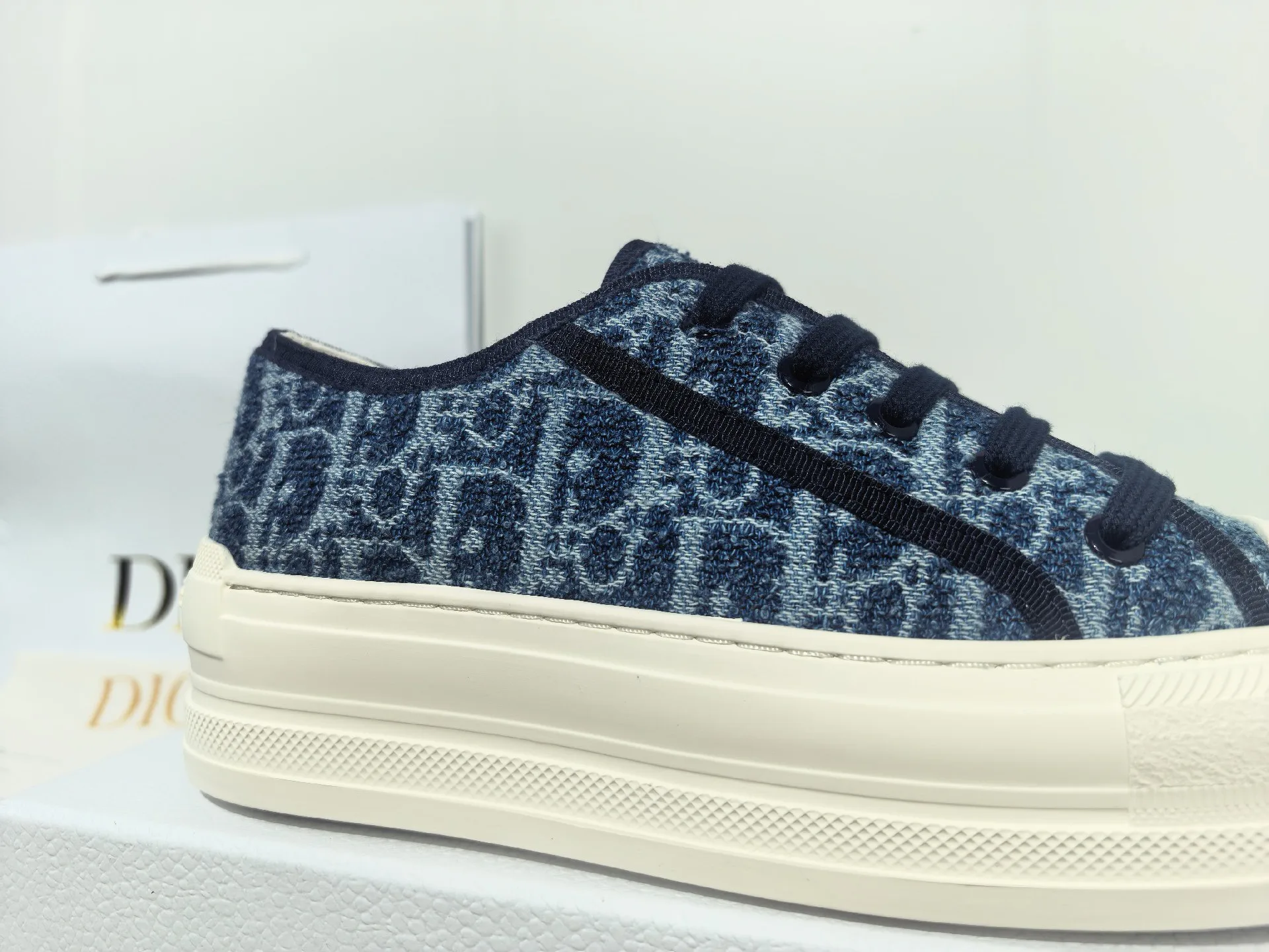 Кроссовки Женские Christian Dior 17988671