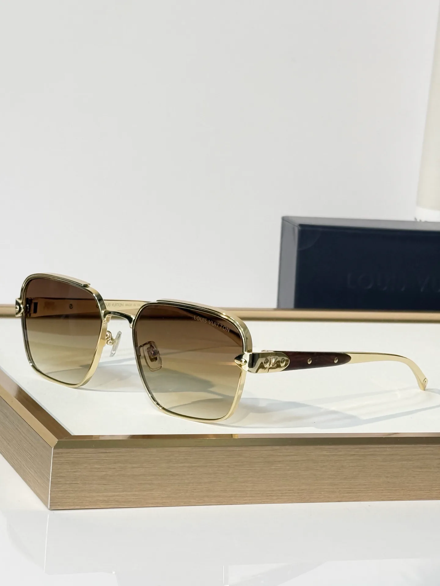 Очки Louis Vuitton 18453222