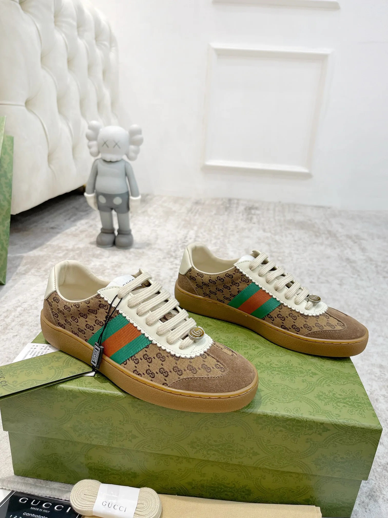 Кроссовки Женские Gucci 18765967