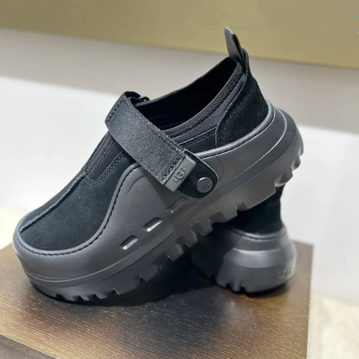 Кроссовки Женские Ugg 18708892