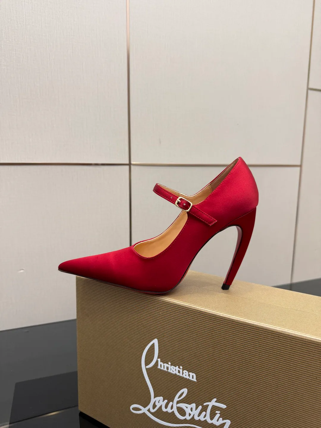 Туфли Женские Christian Louboutin 5052084