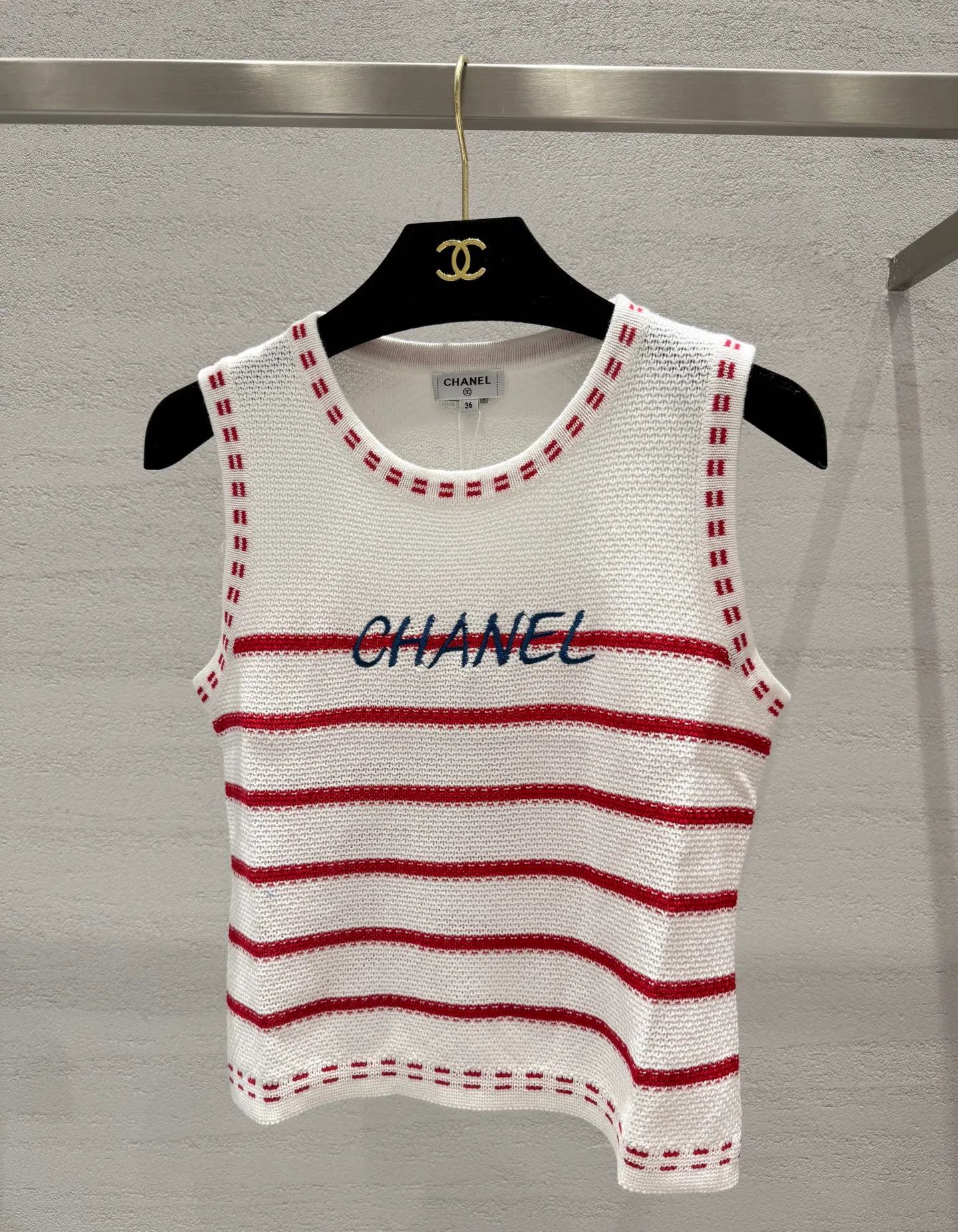 Жилеты Женские Chanel 17450599