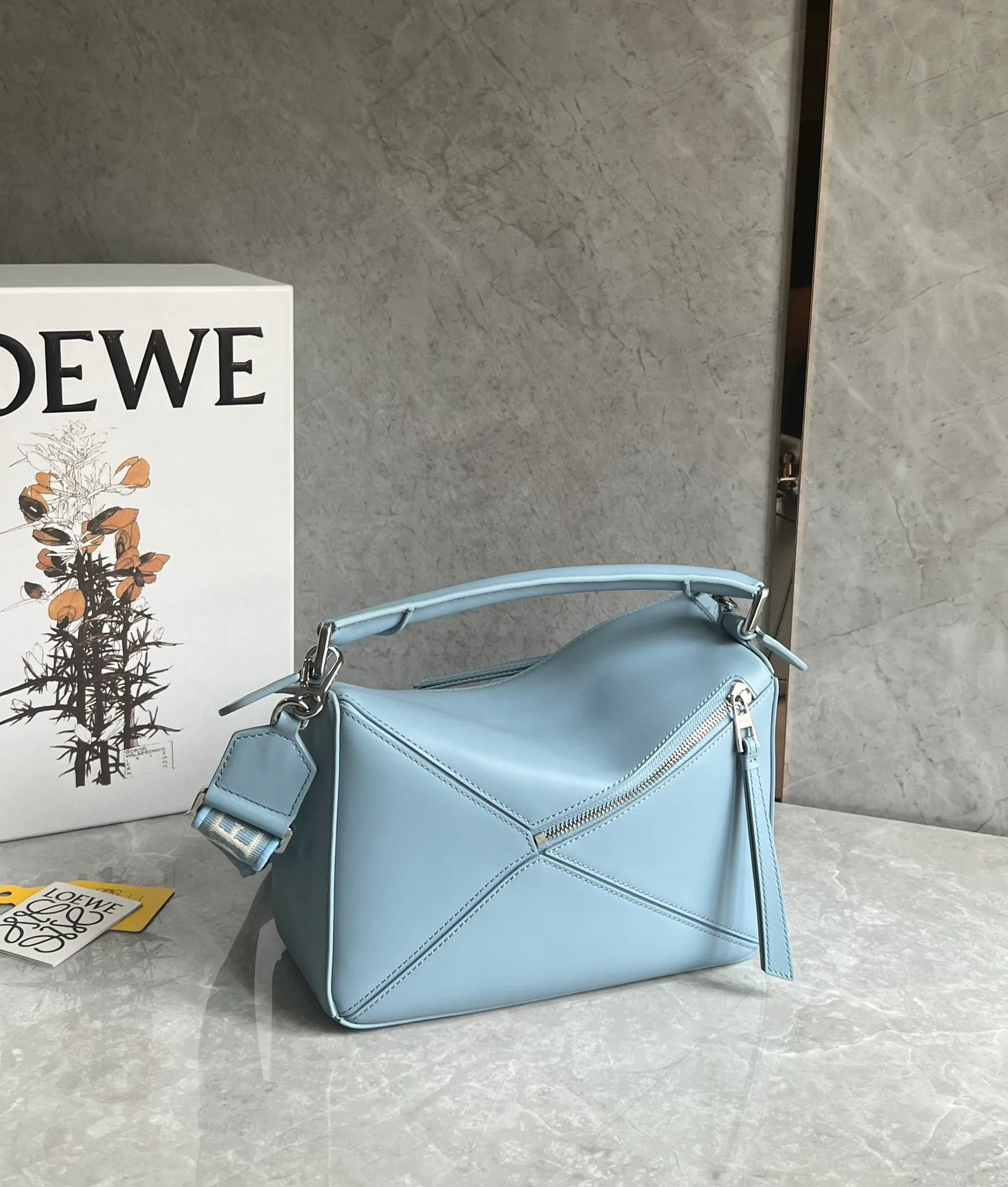 Сумки На Ремне Женские Loewe 10986876