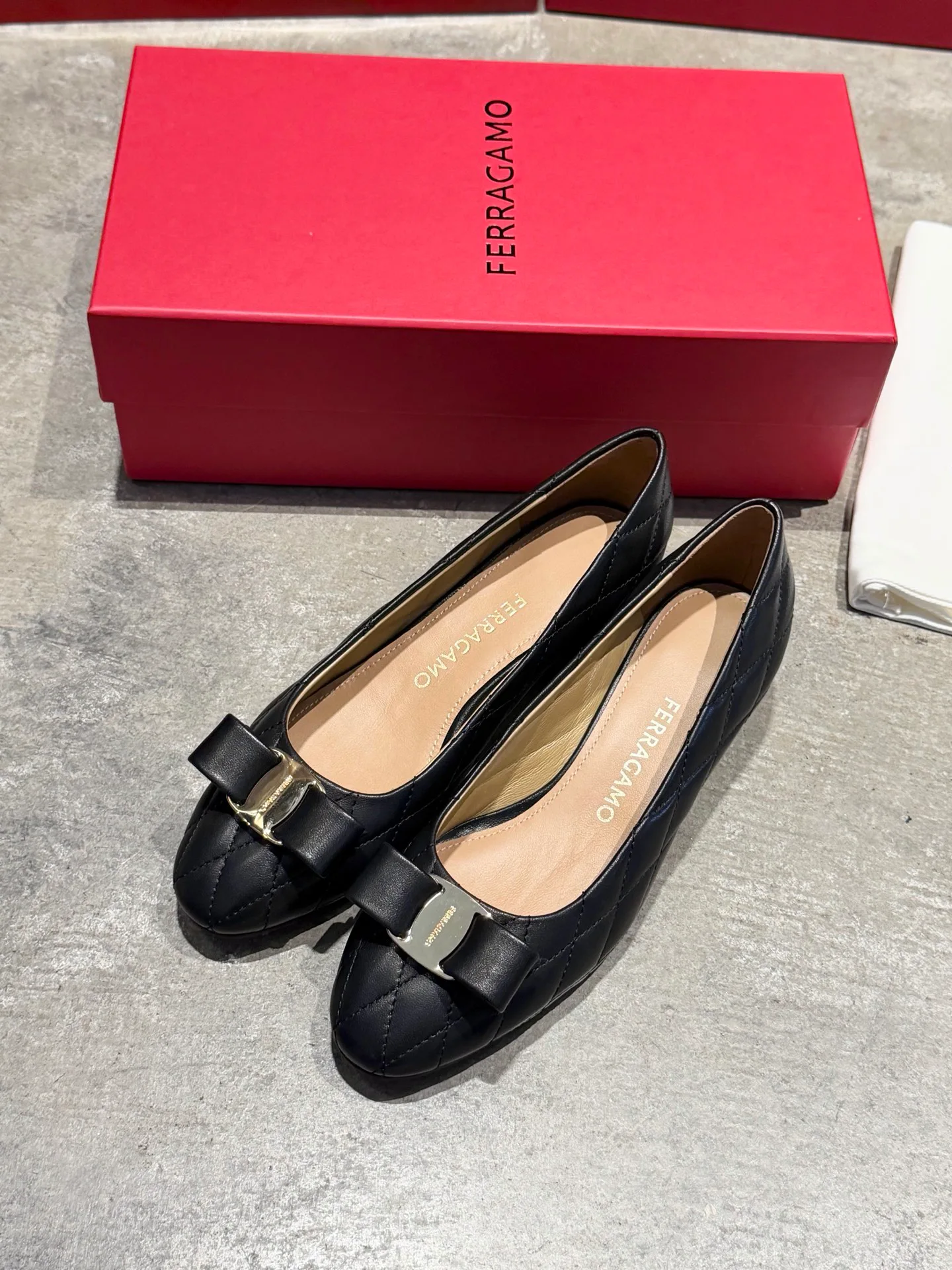 Туфли Женские Salvatore Ferragamo 18146769