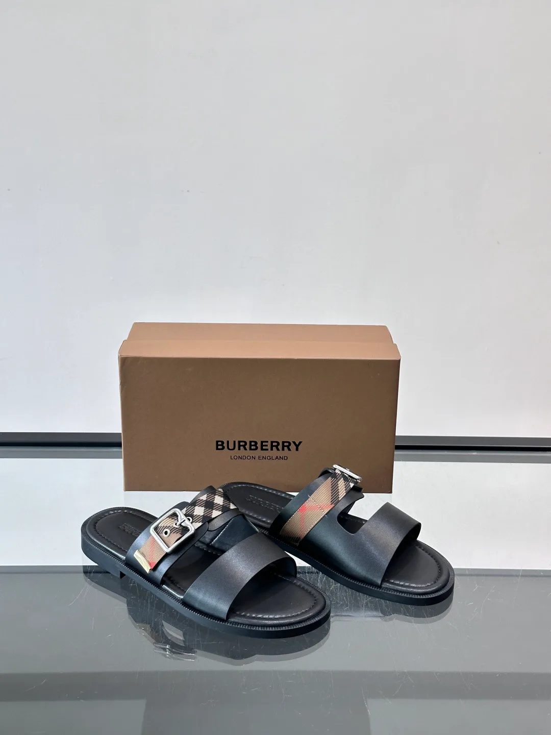 Сандалии Мужские Burberry 13546923