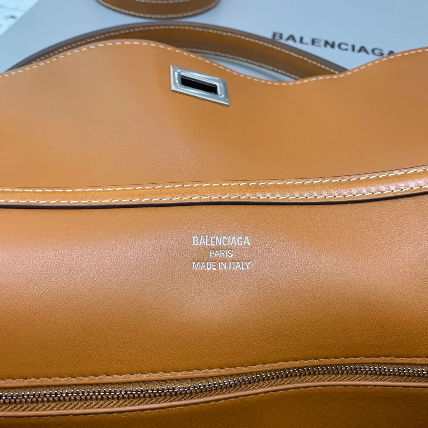Сумки На Ремне Женские Balenciaga 692427