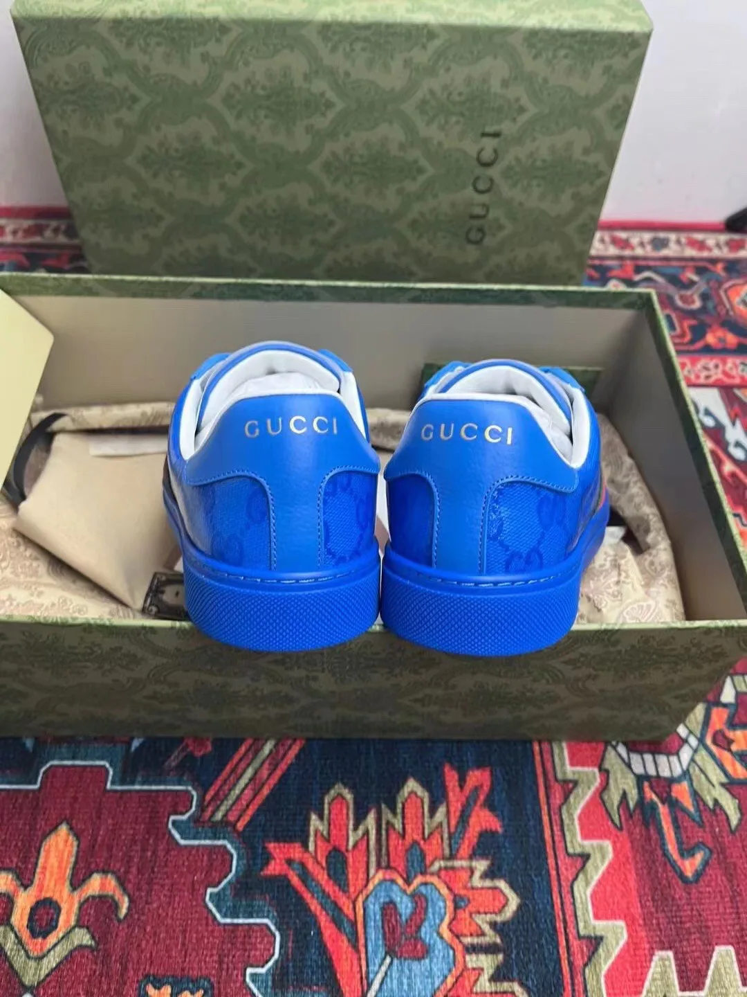 Кроссовки Женские Gucci 19081345