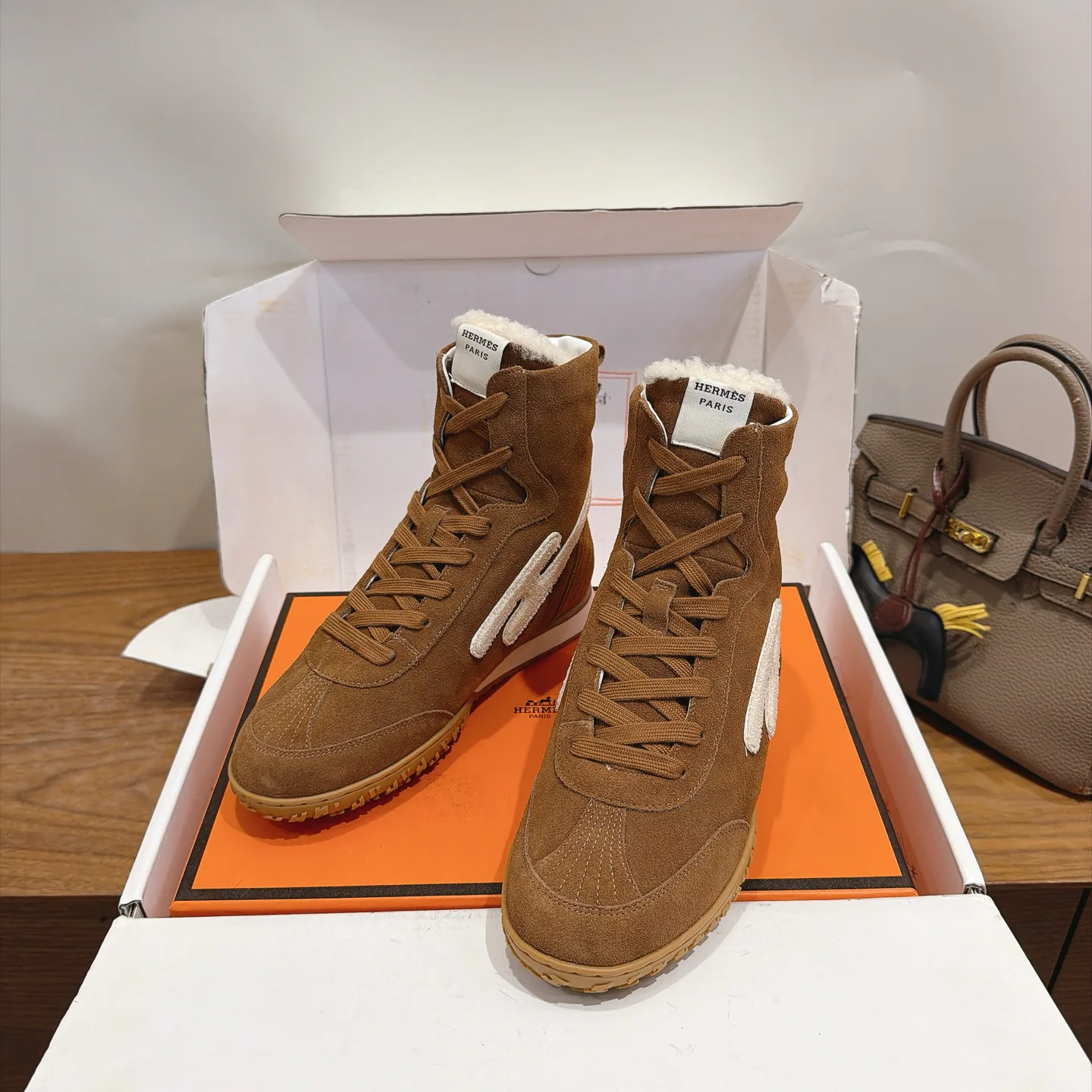 Кроссовки Женские Hermes 17935236