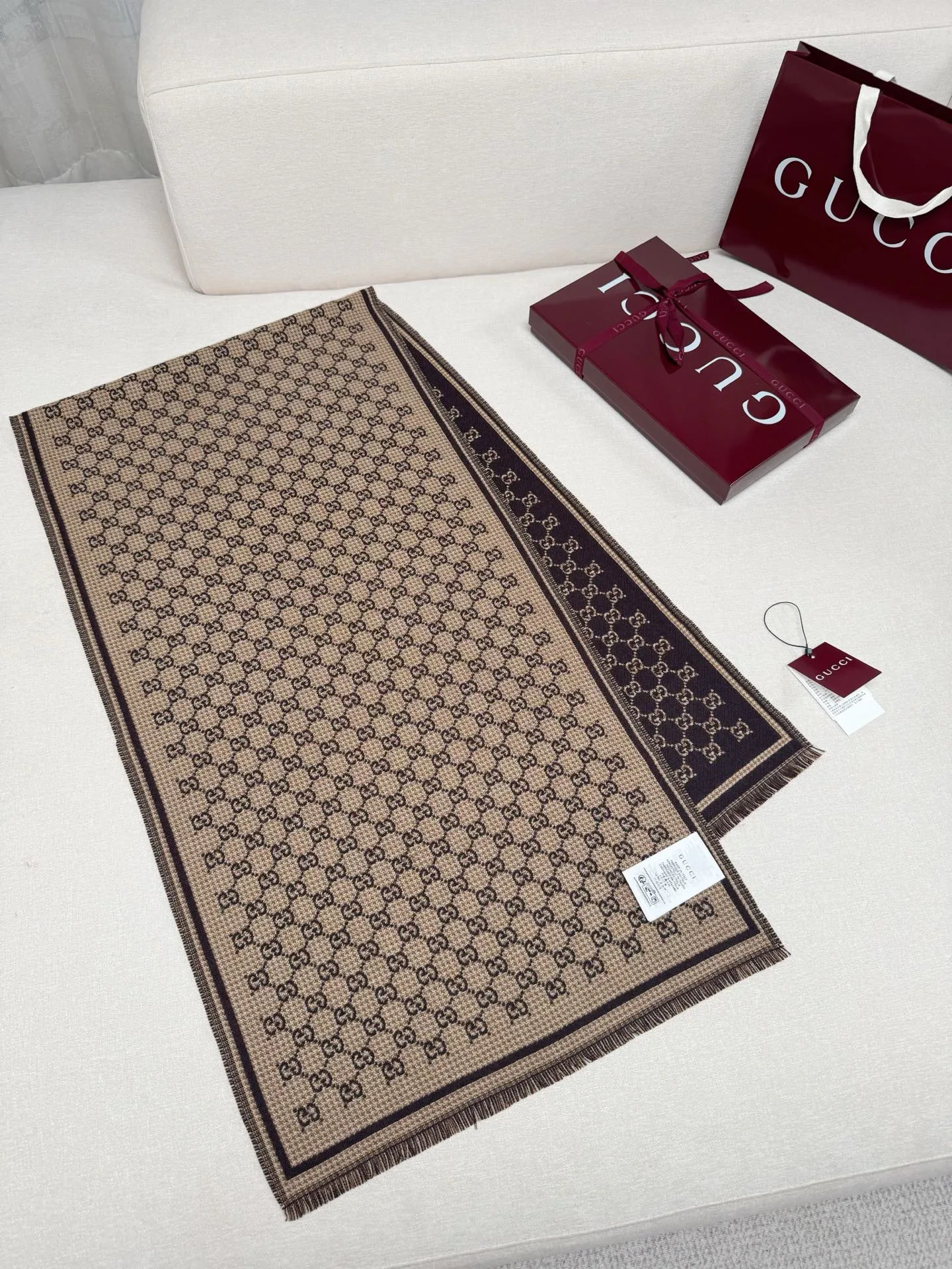 Шарфы Gucci 848557