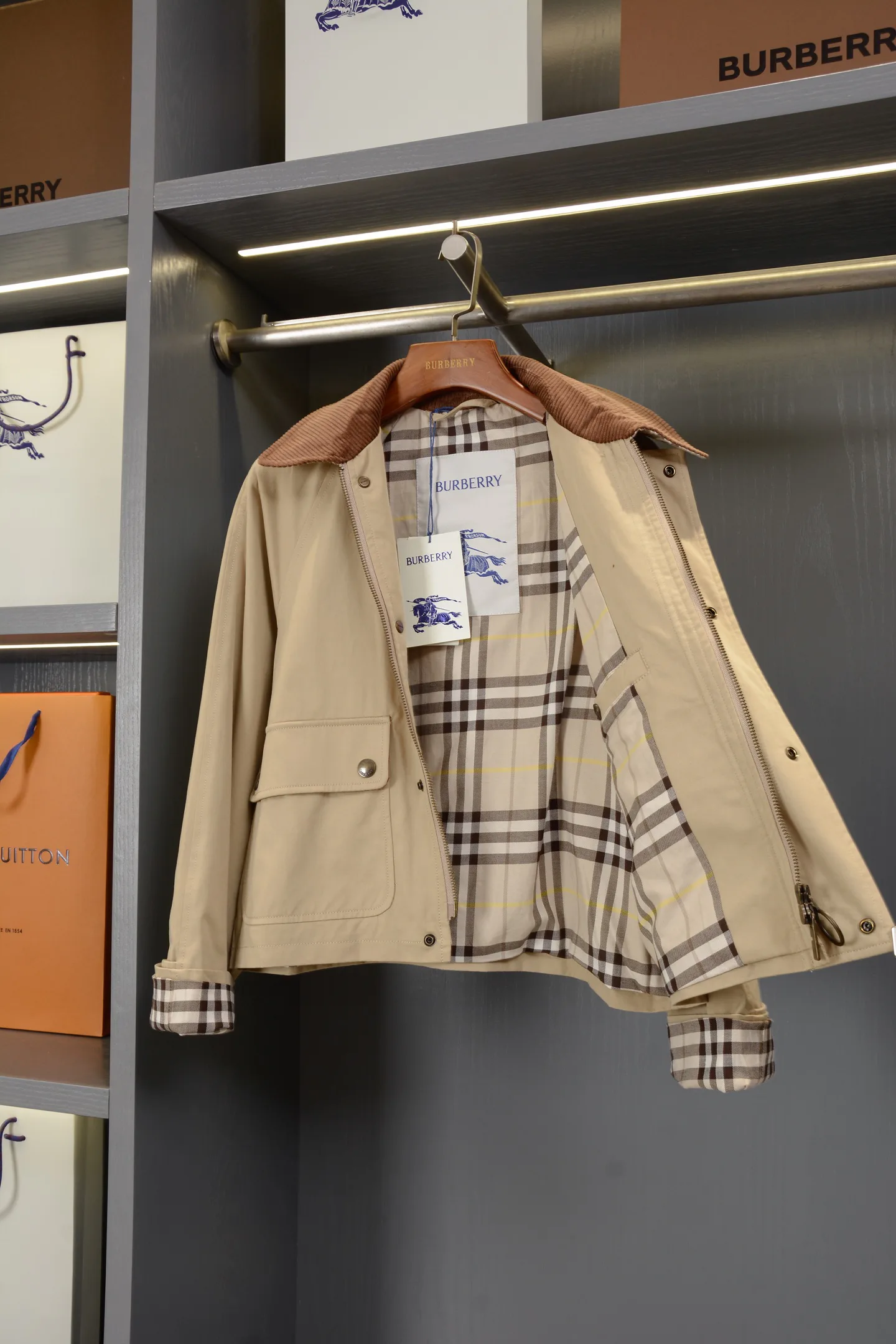 Тренчи Женские Burberry 17906713