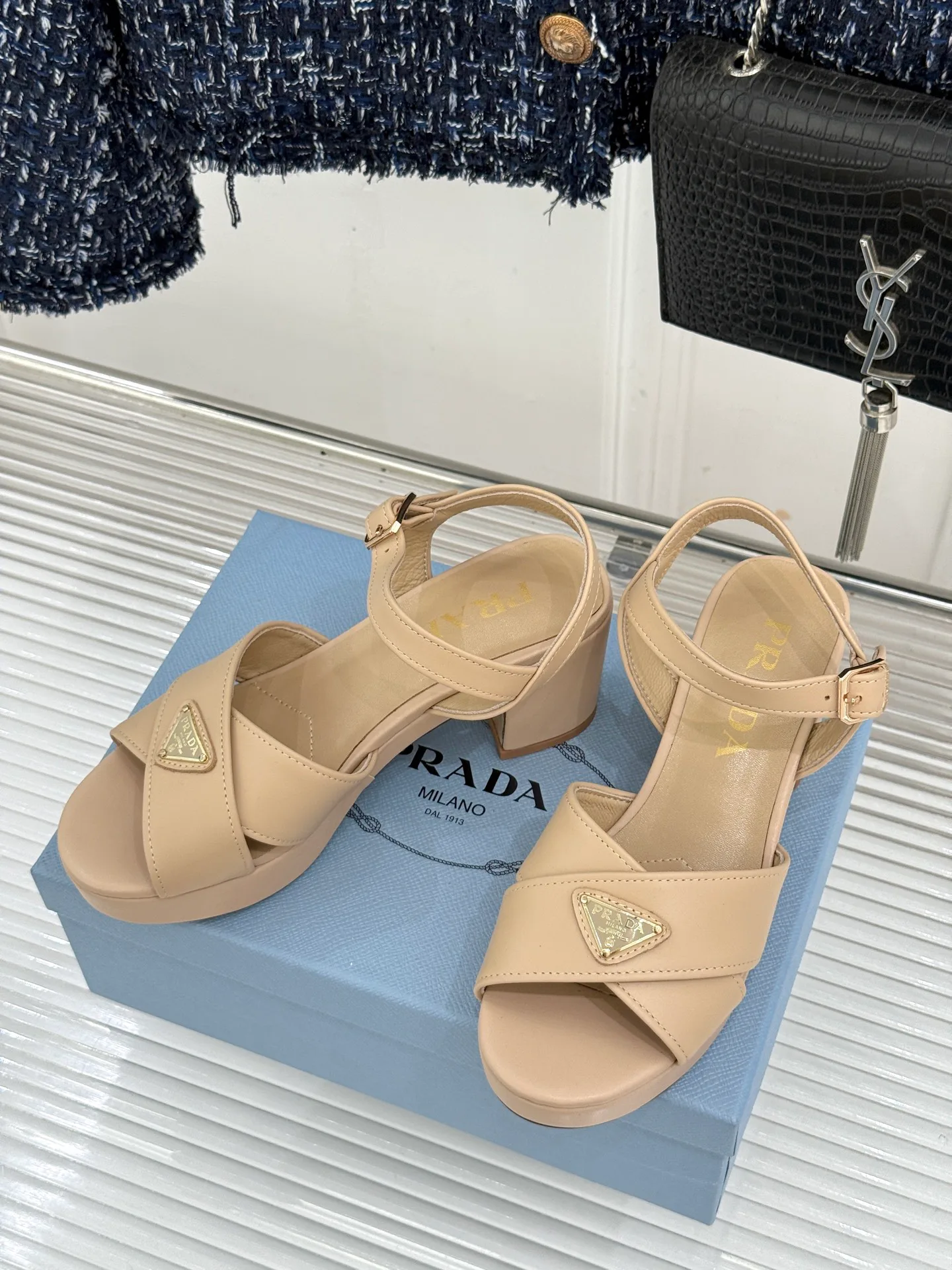 Босоножки Женские Prada 17896706