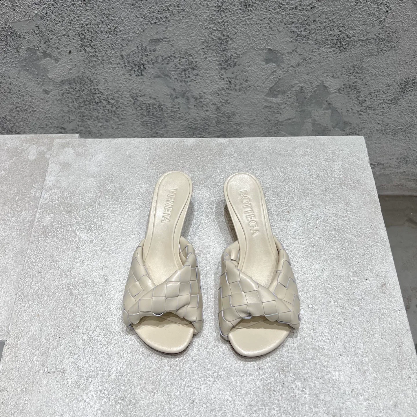 Босоножки Женские Bottega Veneta 13960184