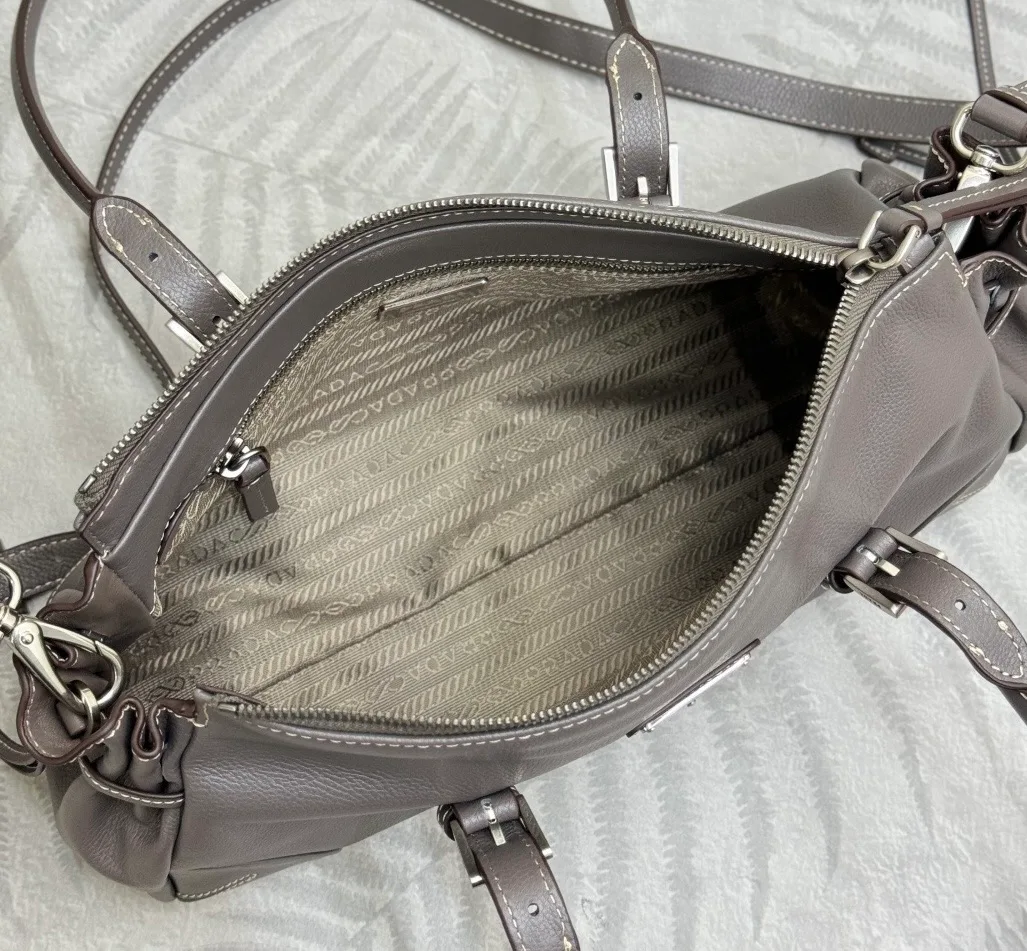 Классические Сумки Женские Prada 13223408
