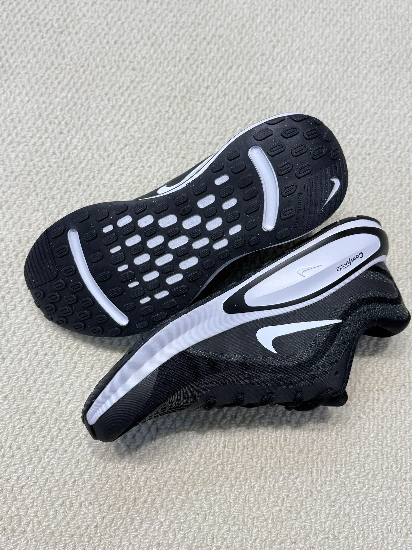 Кроссовки Женские Nike 3898