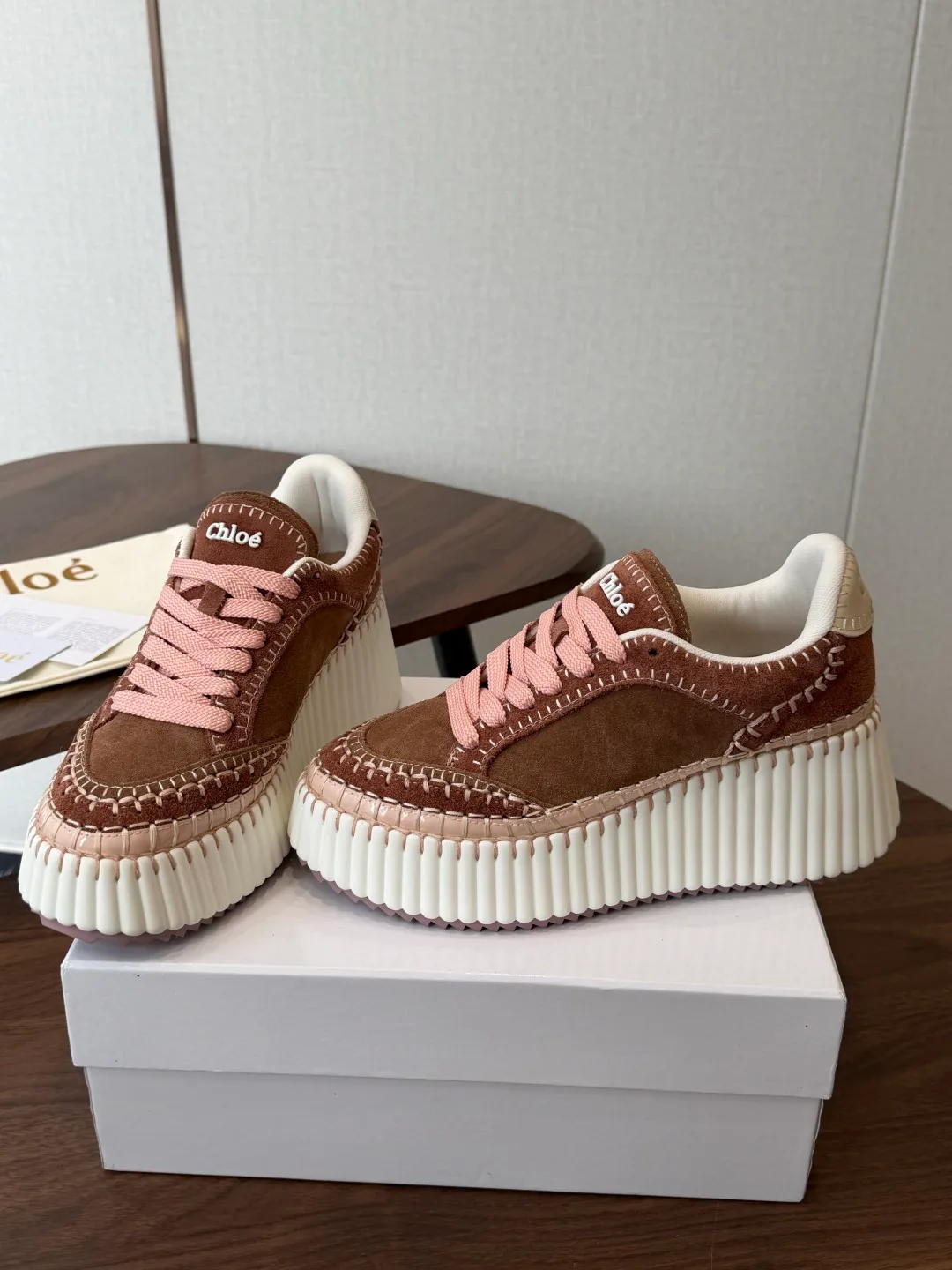 Кроссовки Женские Chloe 19587142