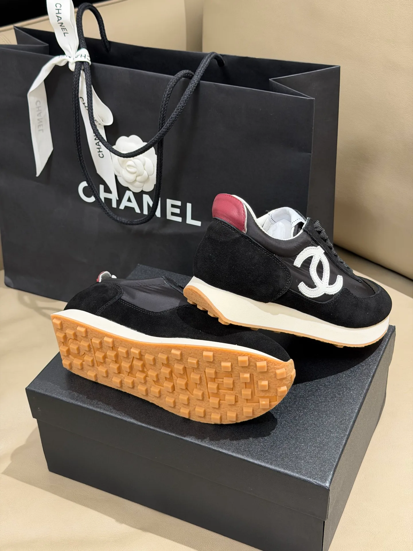 Кроссовки Женские Chanel 11388909