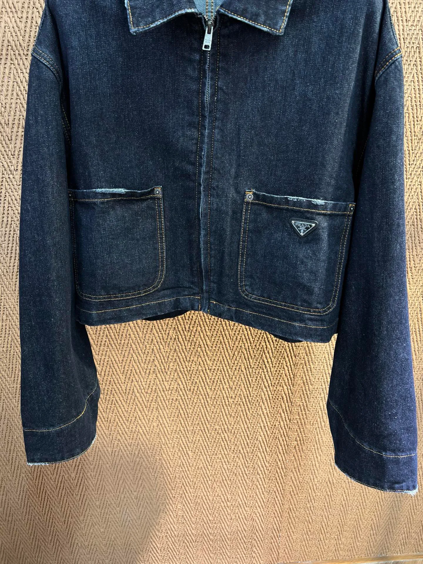 Куртки И Пуховики Женские Prada 18677473