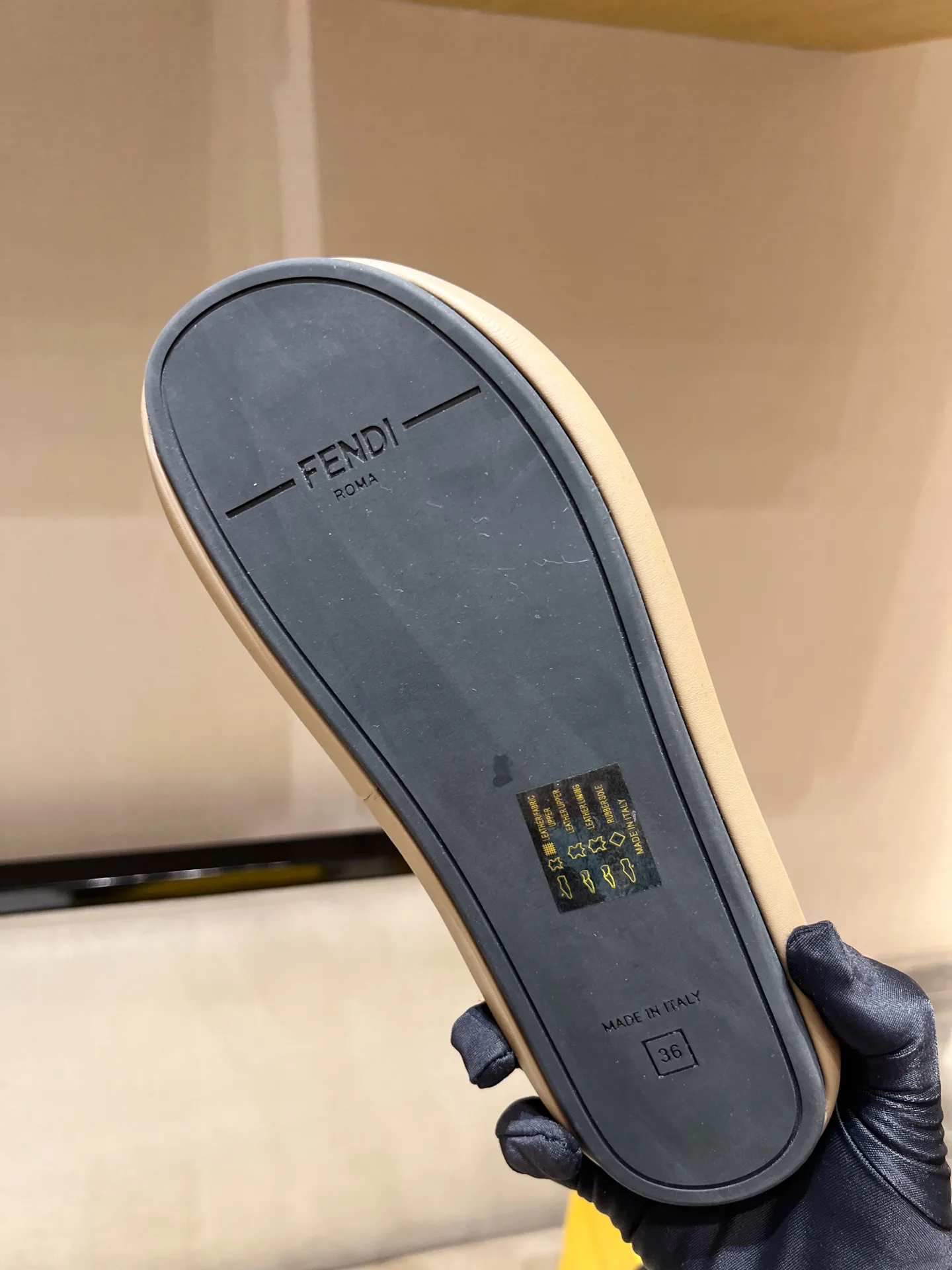 Шлепанцы Женские Fendi 11156798