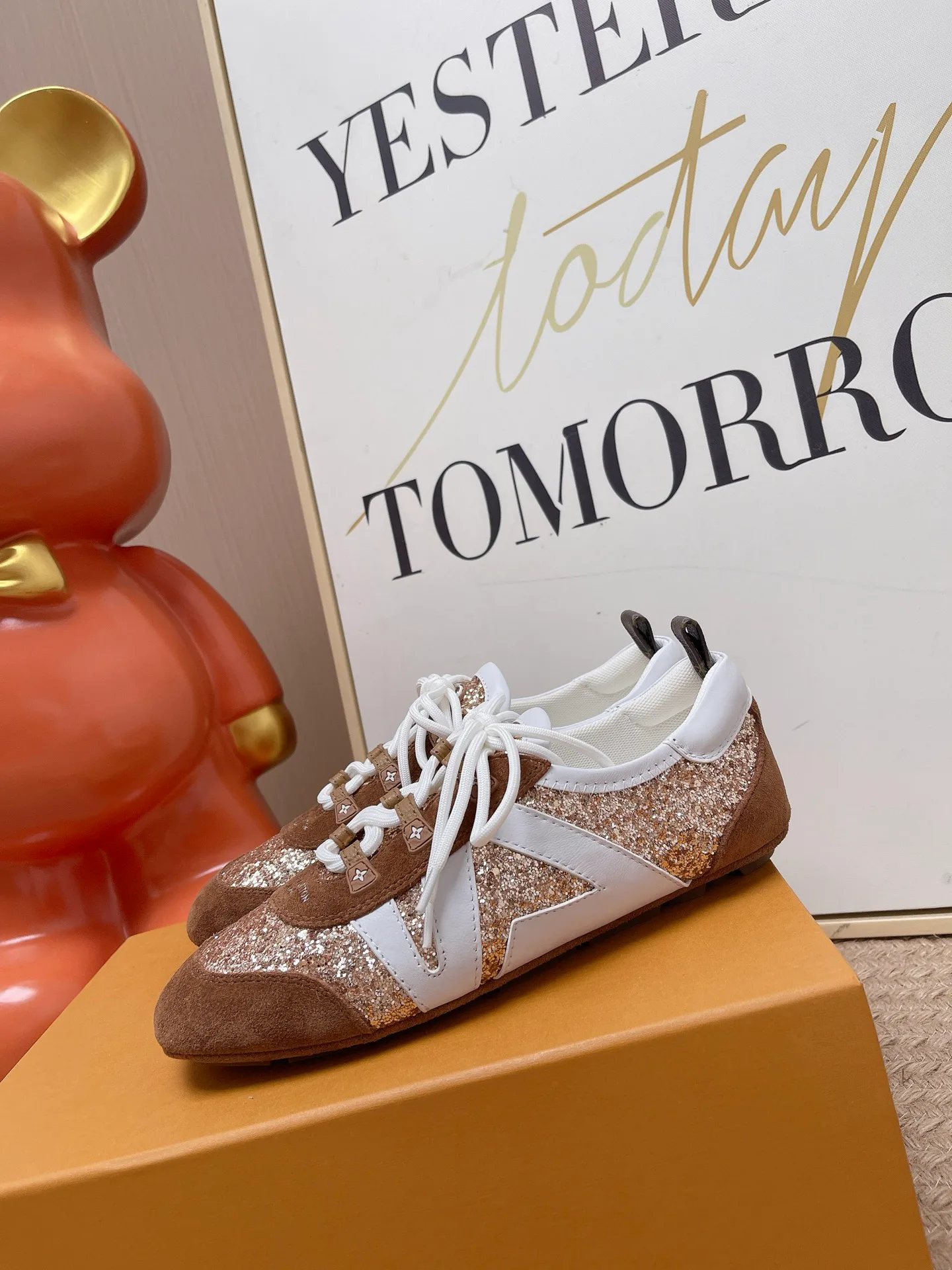 Кроссовки Женские Louis Vuitton 17449404