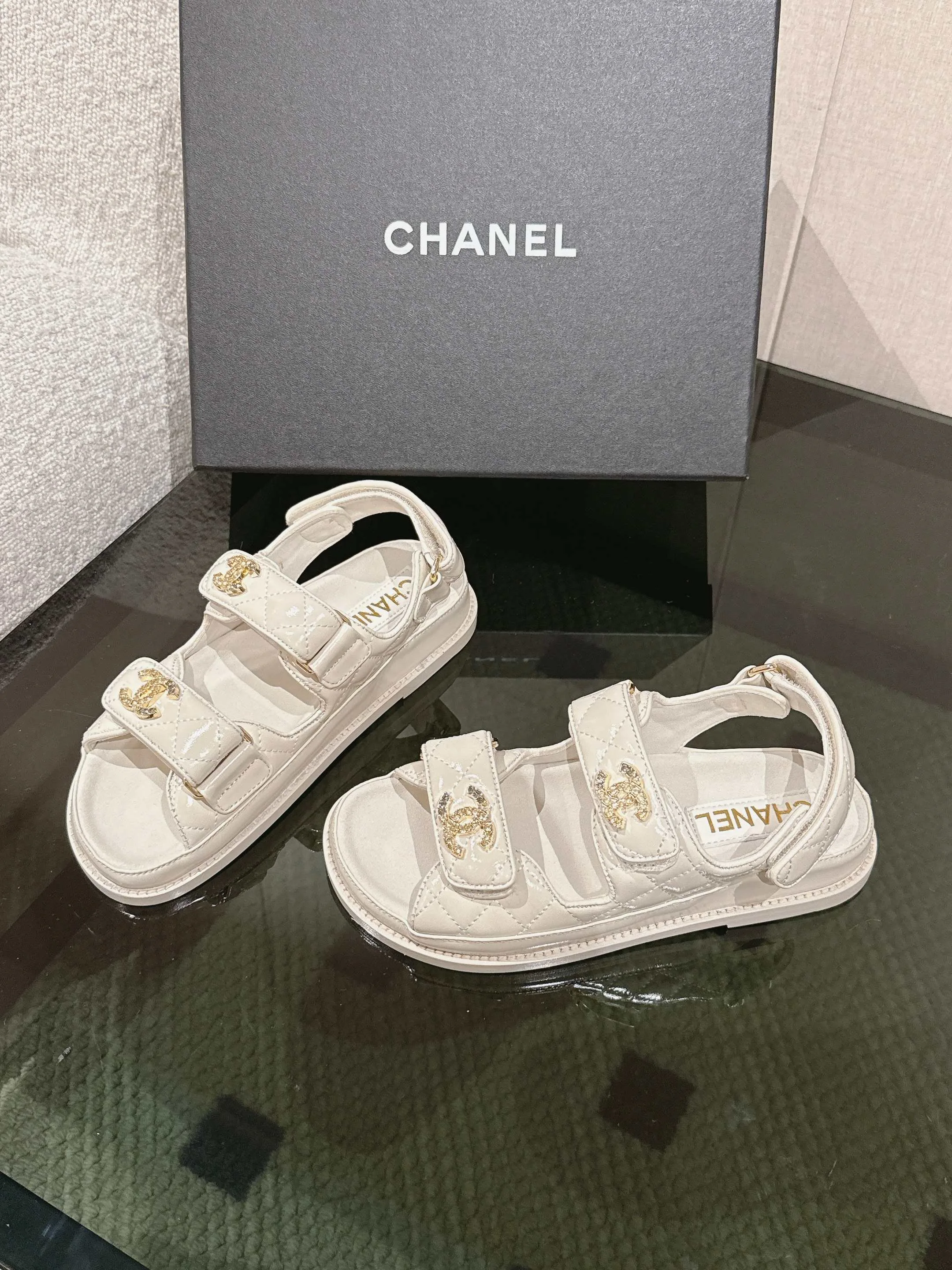 Сандалии Женские Chanel 11353680