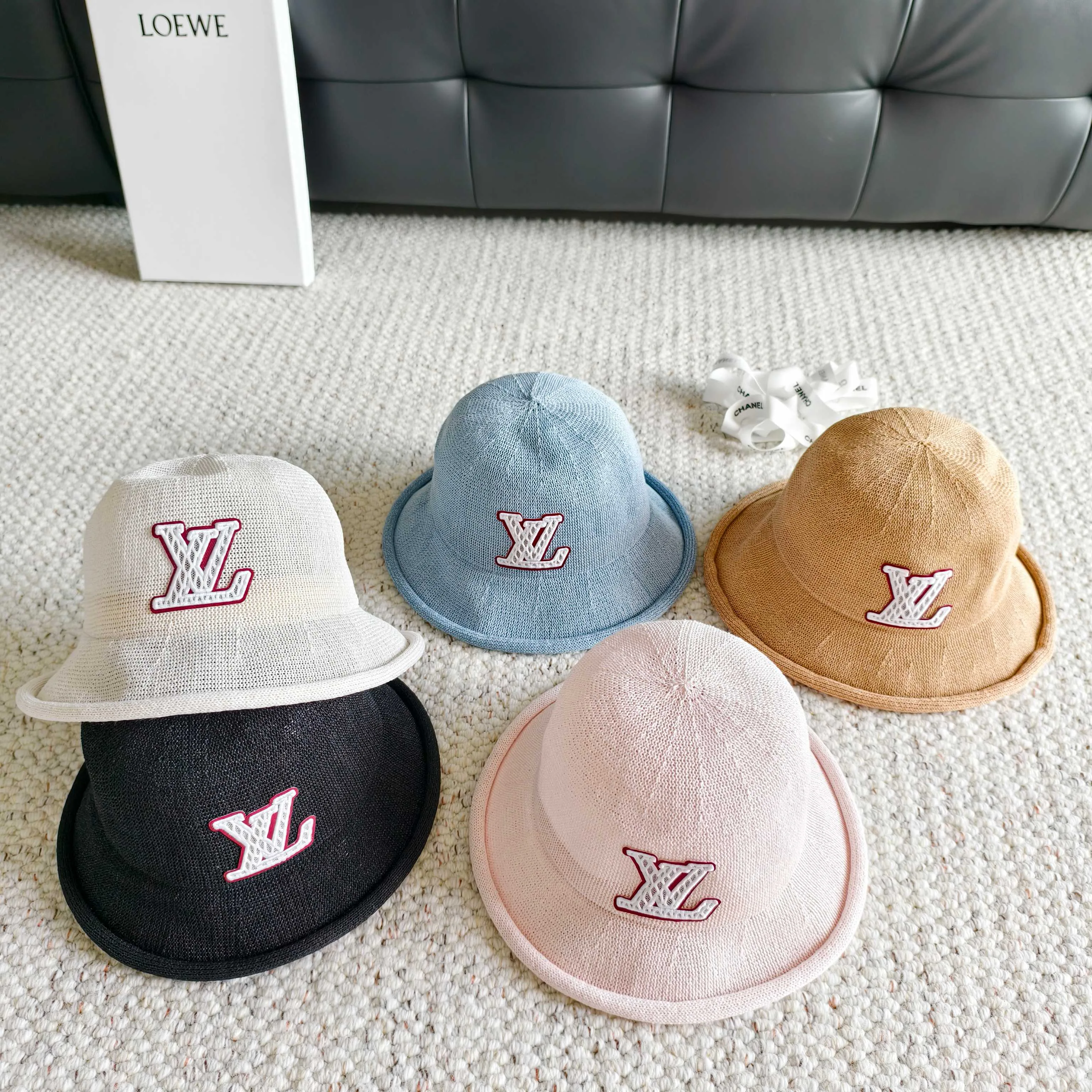 Головные Уборы Louis Vuitton 17498310