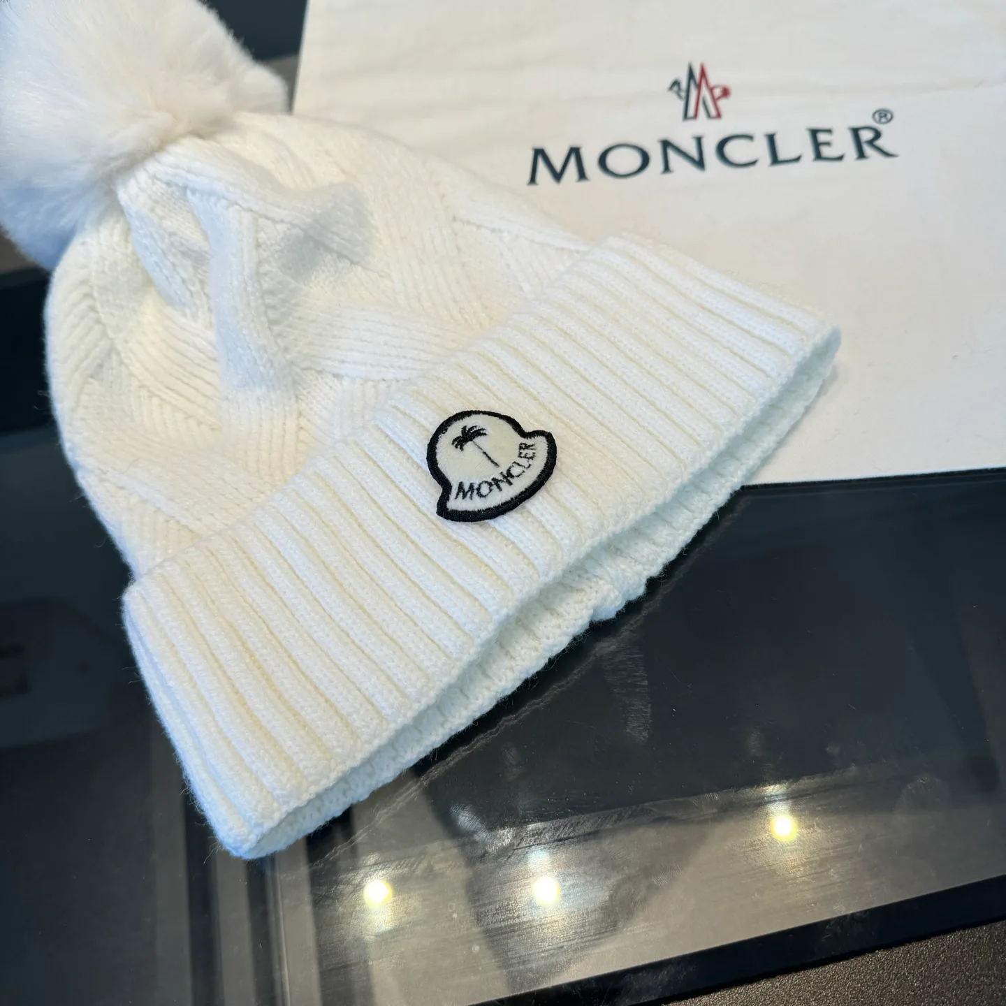 Головные Уборы Moncler 240471