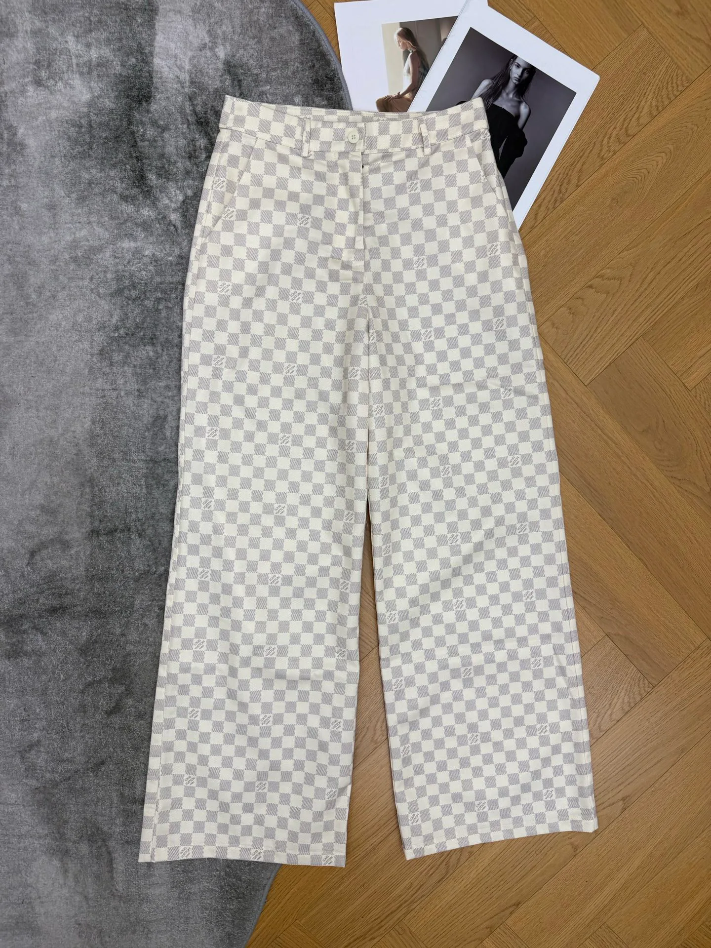 Брюки Женские Louis Vuitton 18348266