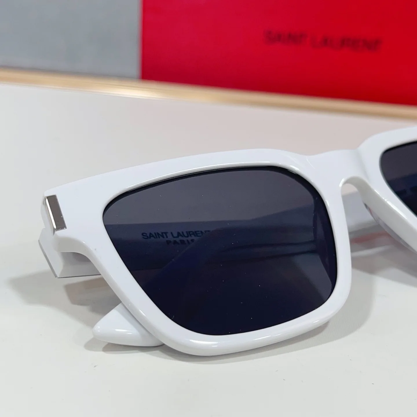 Очки Saint Laurent 17529373