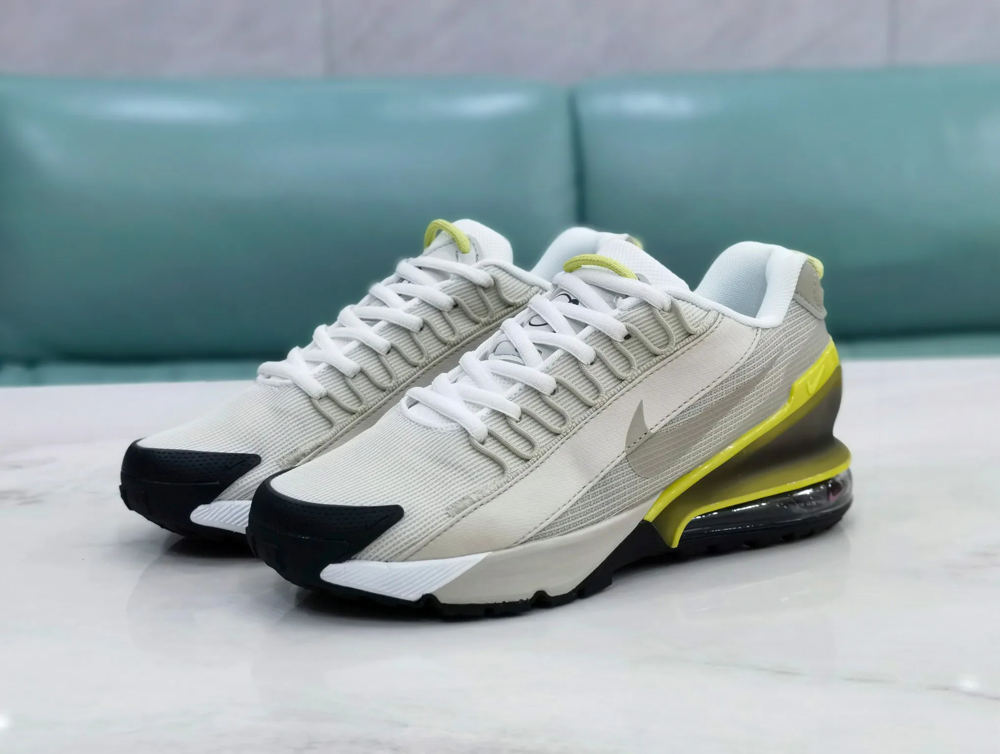 Кроссовки Женские Nike 1102