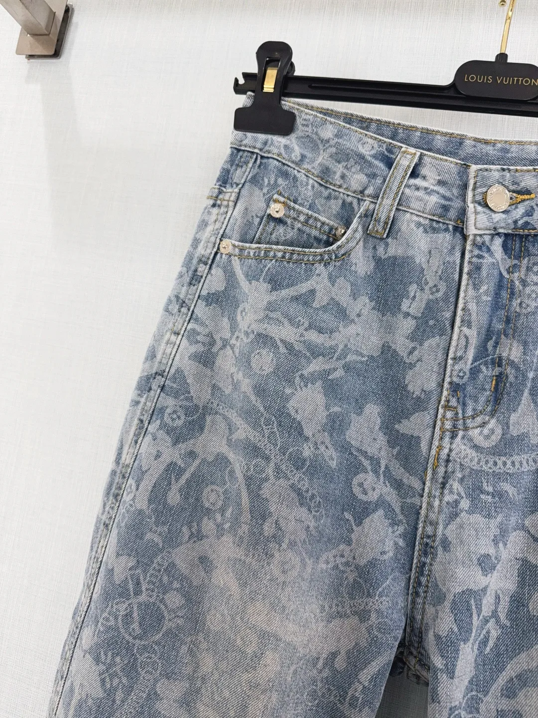 Джинсы Женские Louis Vuitton 11663697