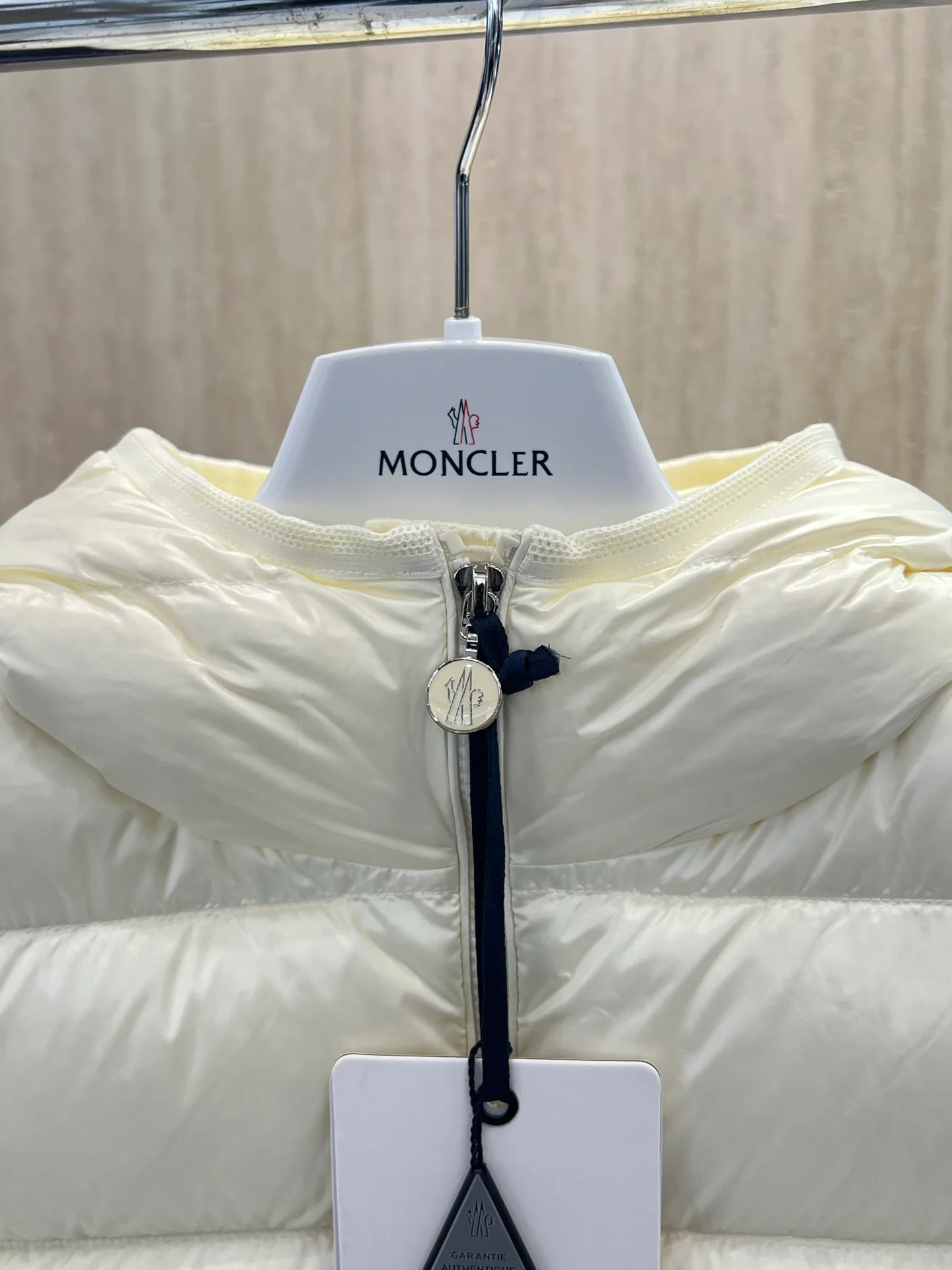 Куртки И Пуховики Мужские Moncler 18231421