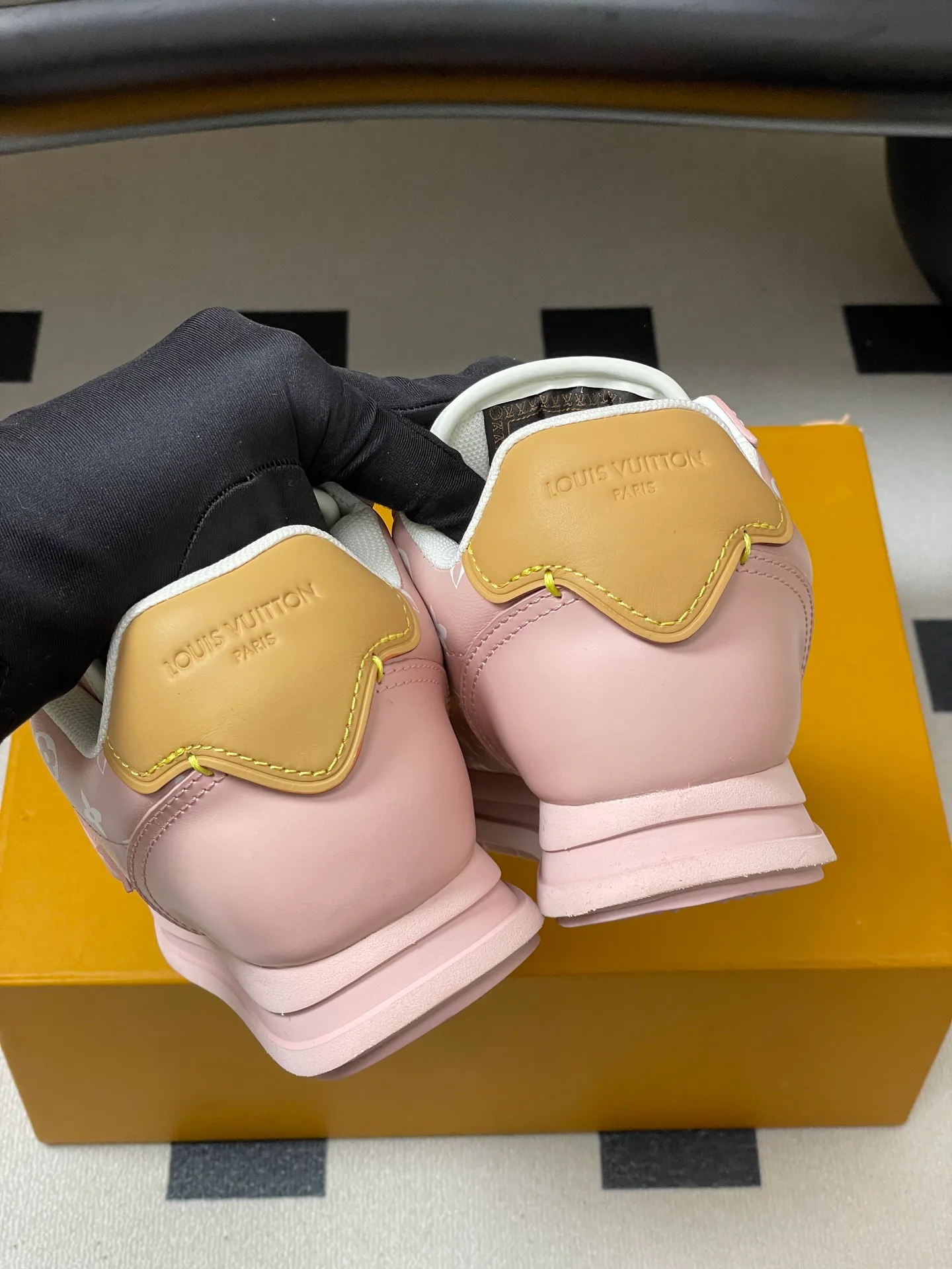 Кроссовки Женские Louis Vuitton 725600