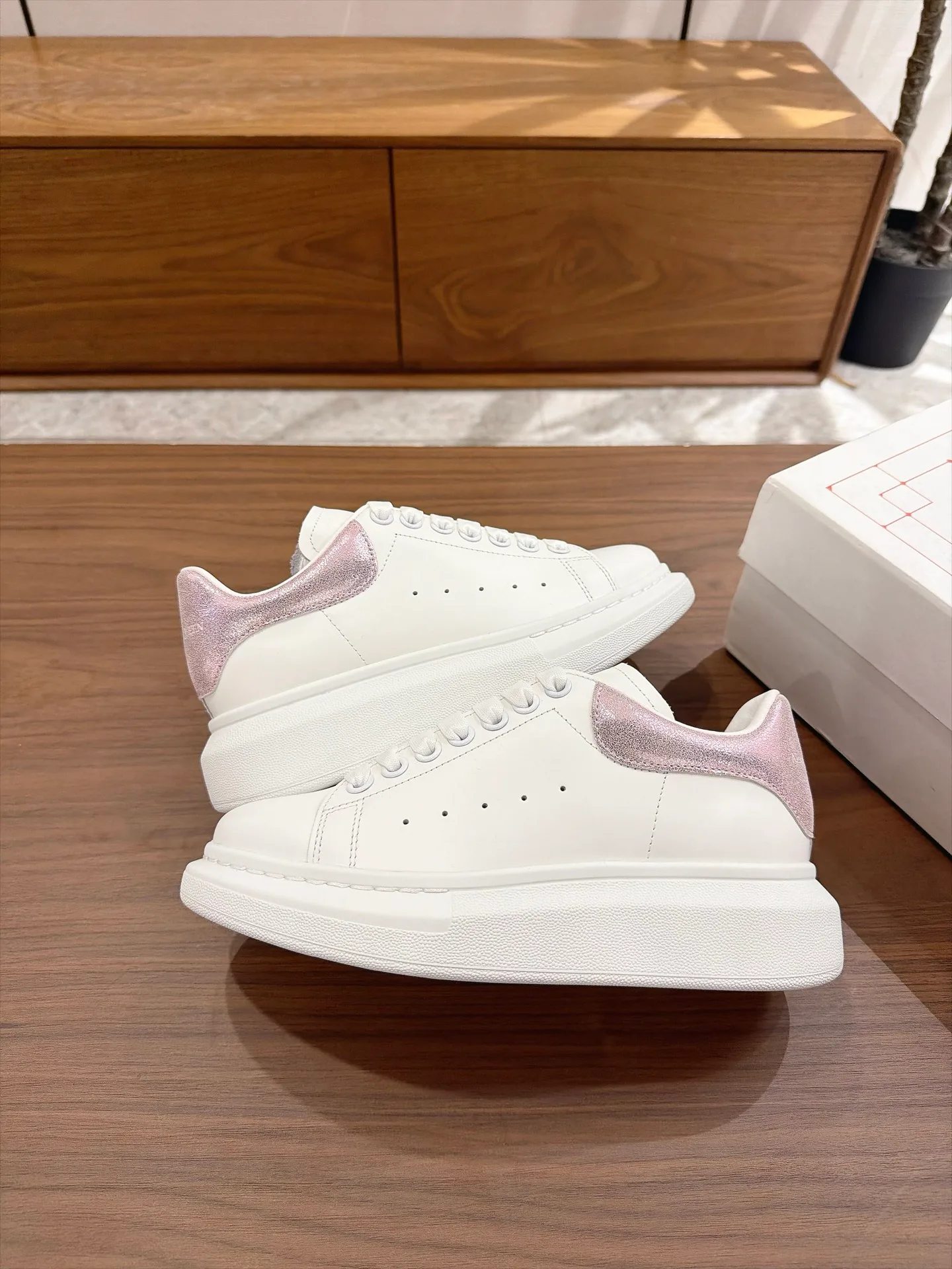 Кроссовки Женские Alexander Mcqueen 18941007
